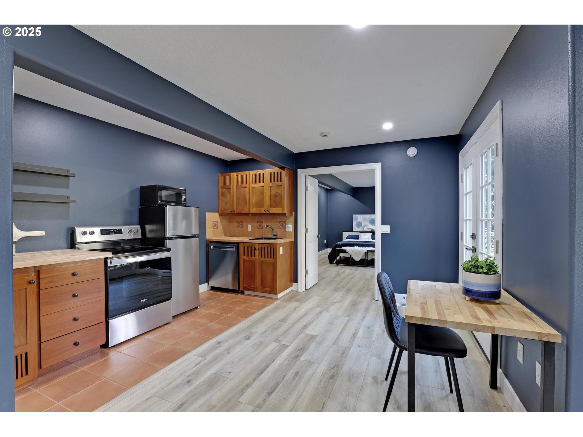 8033 NW HAZELTINE ST