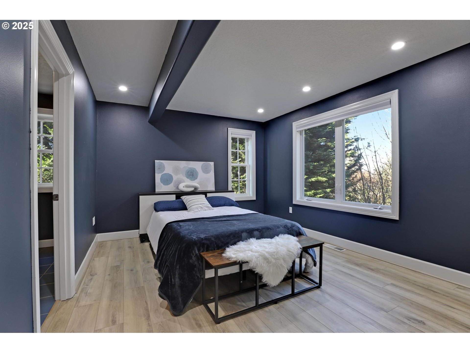 8033 NW HAZELTINE ST