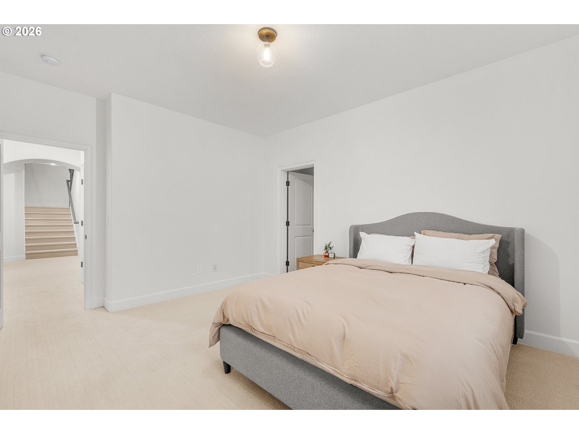 1811 NW CEDAR RIDGE DR