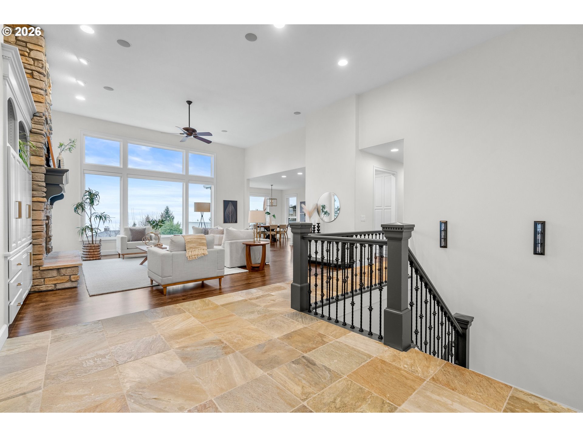 1811 NW CEDAR RIDGE DR