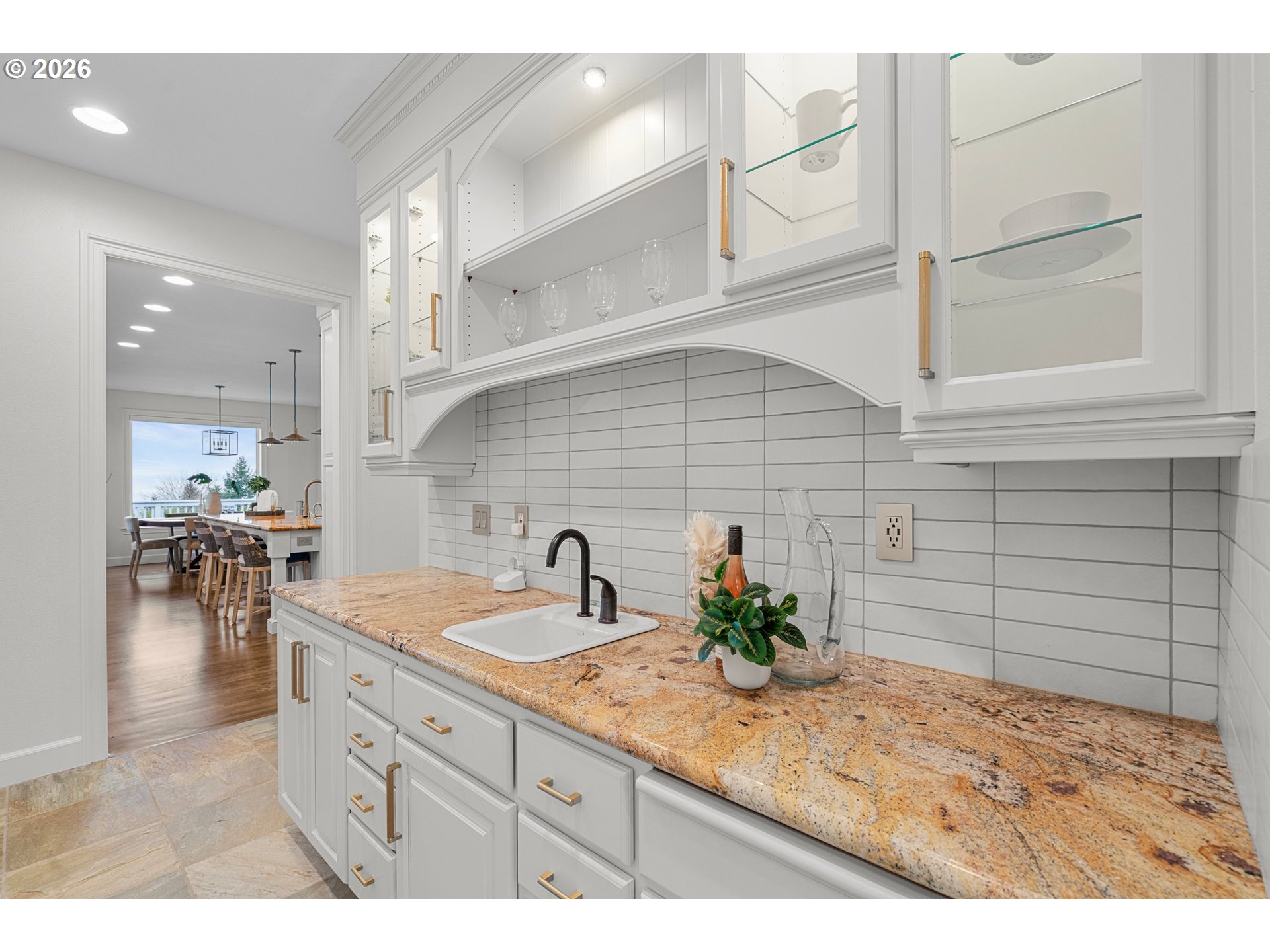 1811 NW CEDAR RIDGE DR