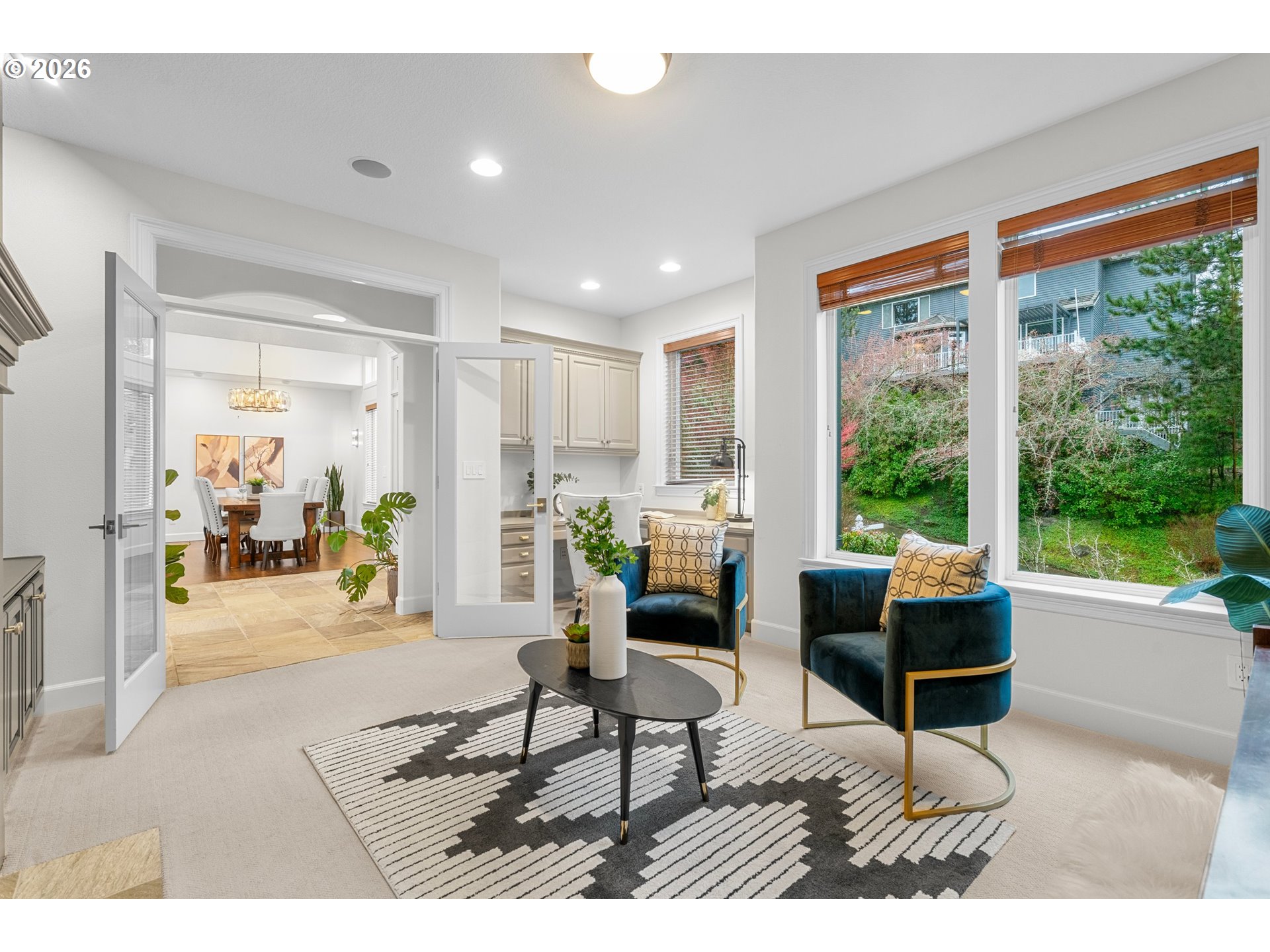 1811 NW CEDAR RIDGE DR