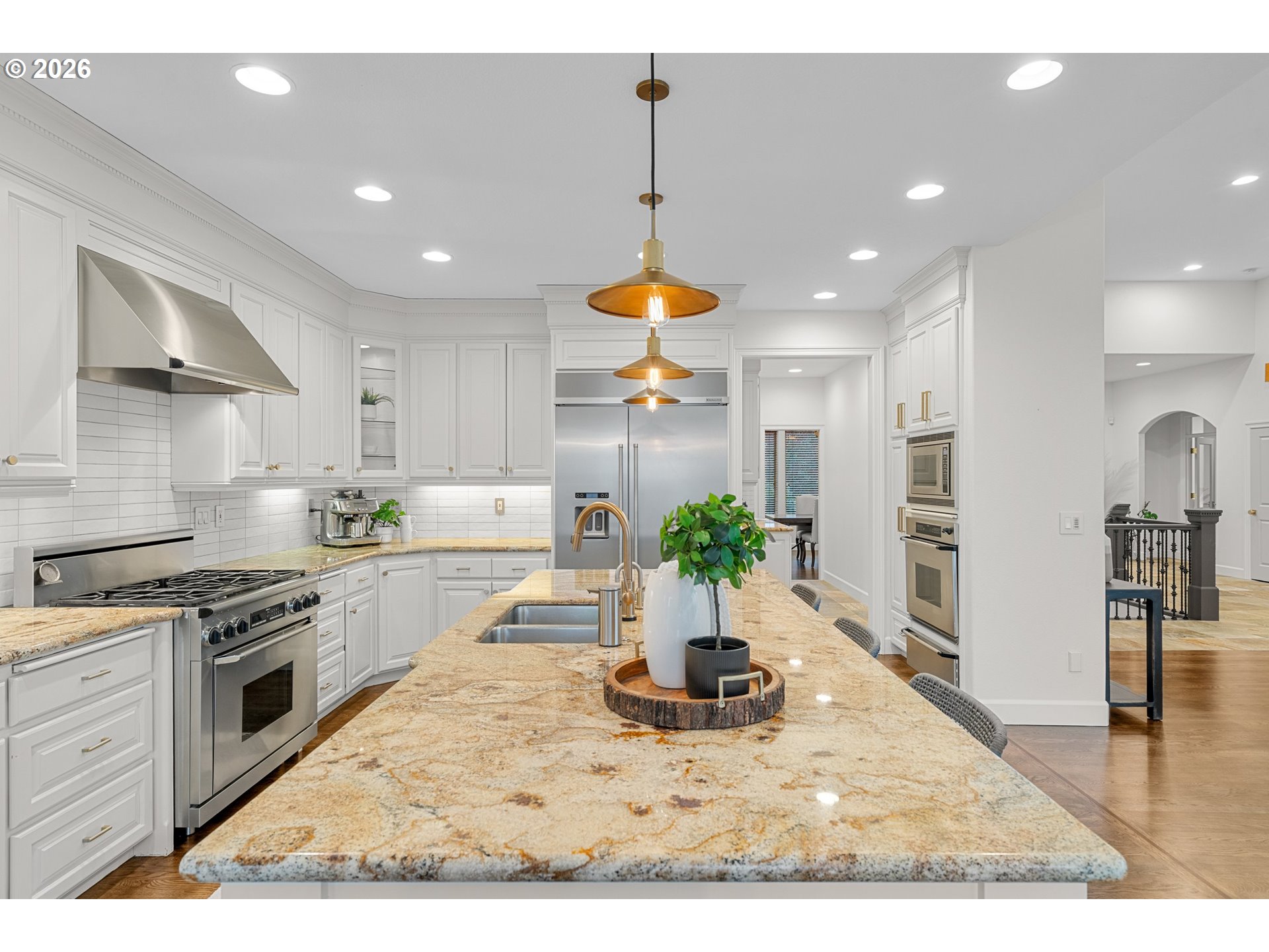 1811 NW CEDAR RIDGE DR