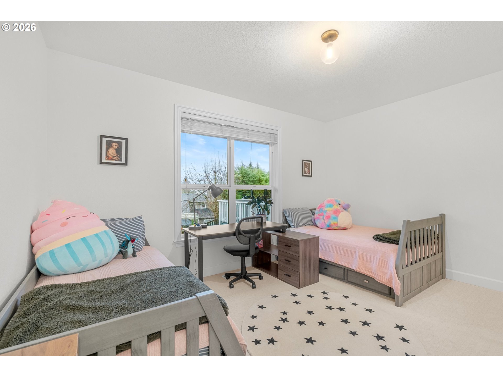 1811 NW CEDAR RIDGE DR