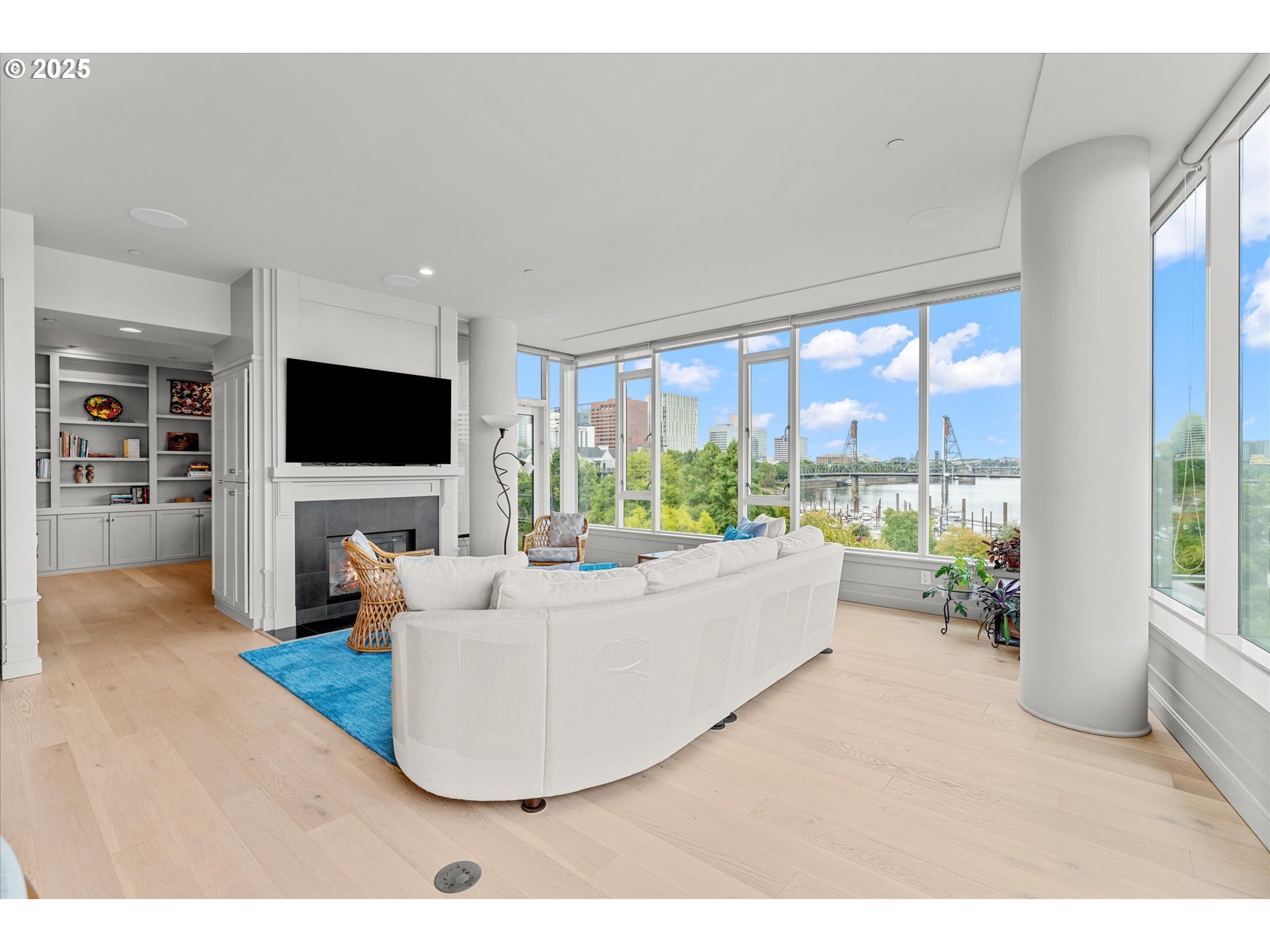 1900 S RIVER DR N402