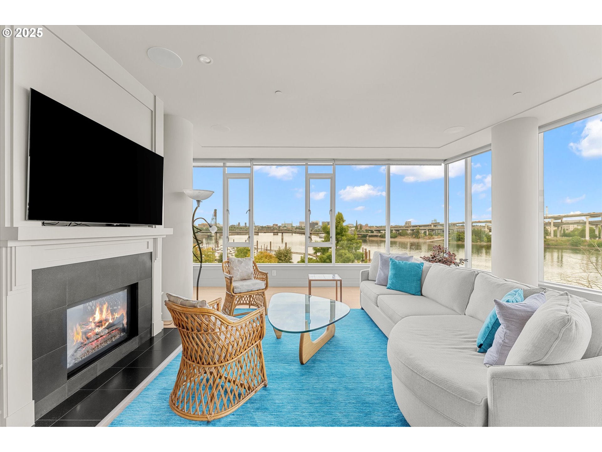 1900 S RIVER DR N402