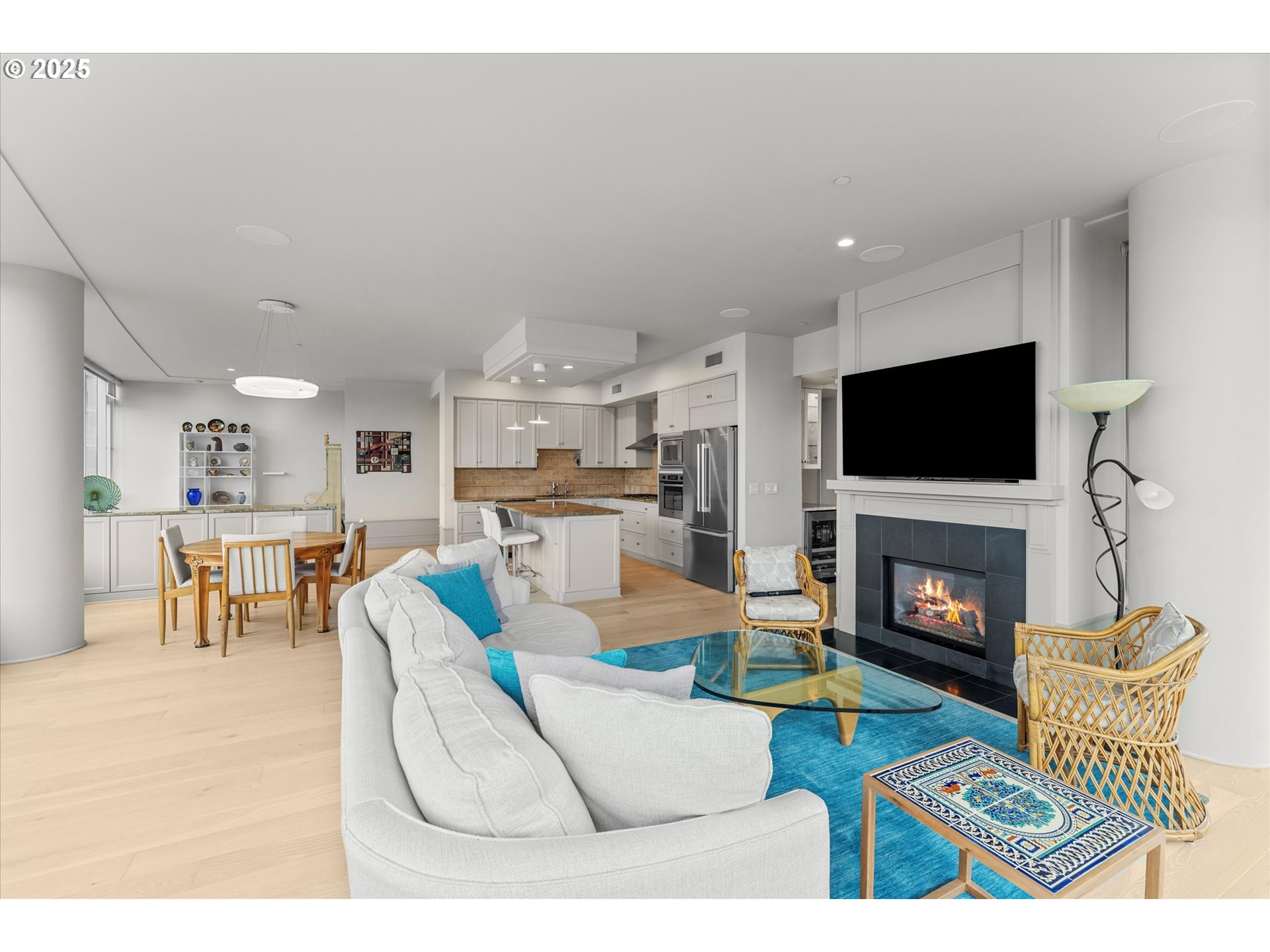 1900 S RIVER DR N402