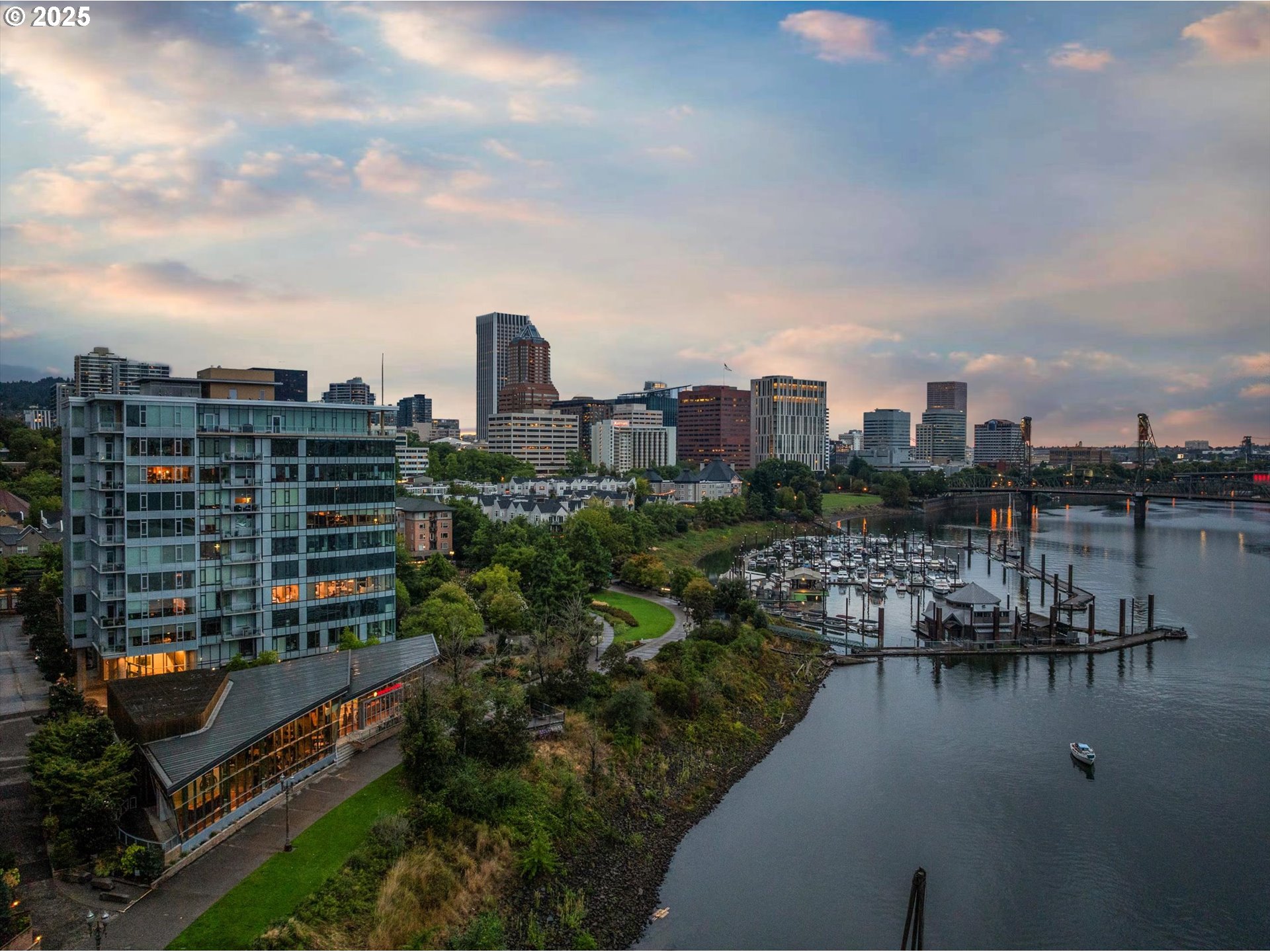 1900 S RIVER DR N402