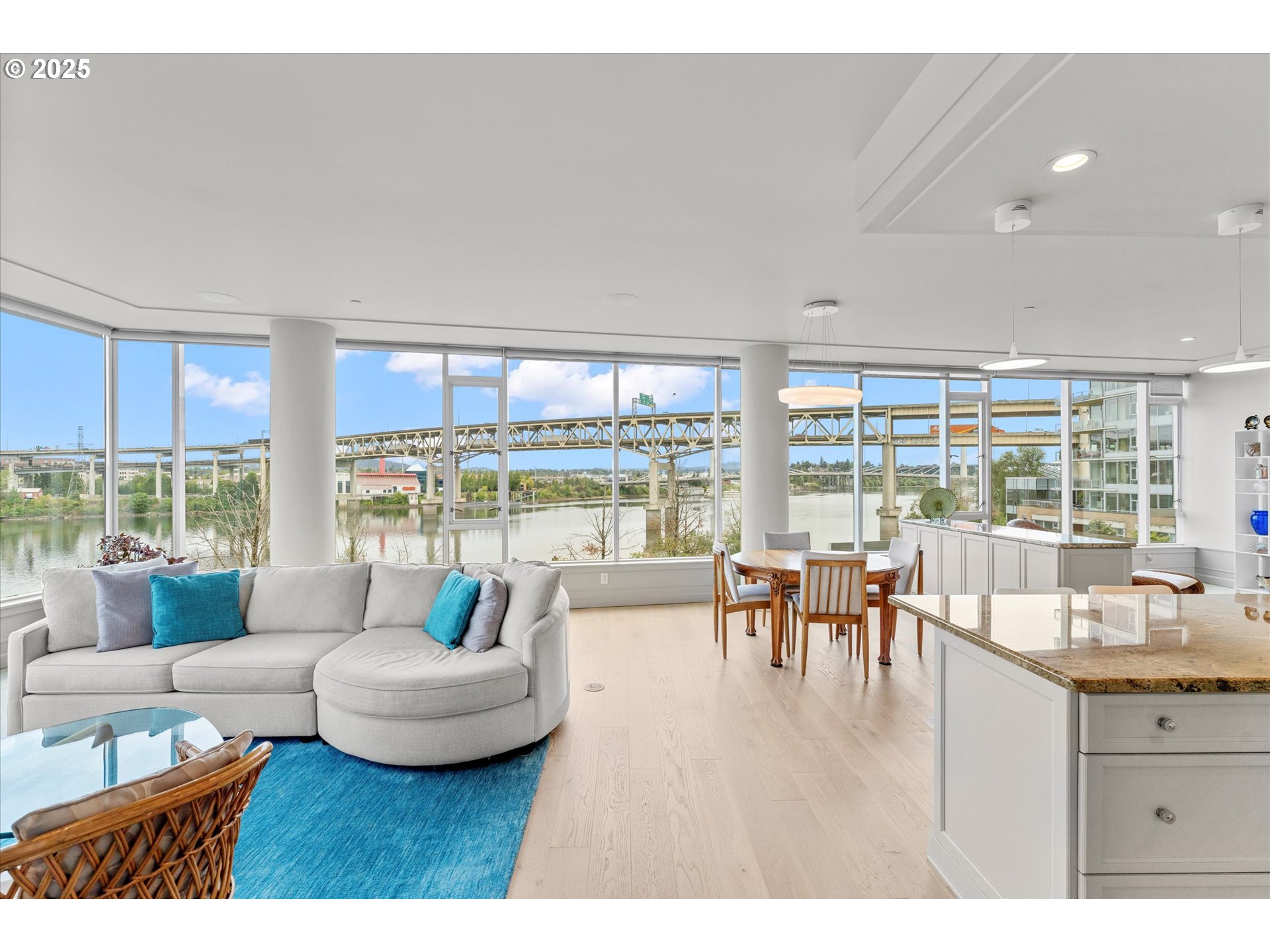 1900 S RIVER DR N402