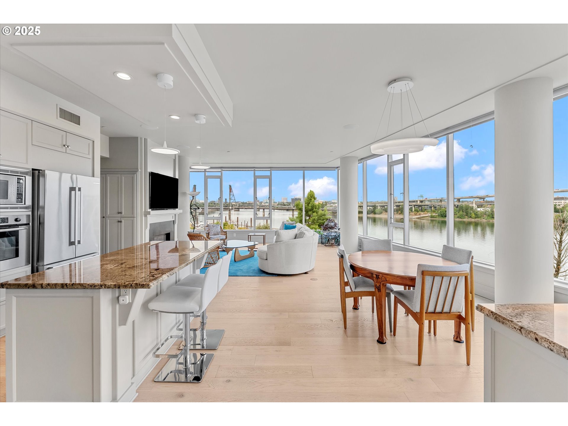 1900 S RIVER DR N402