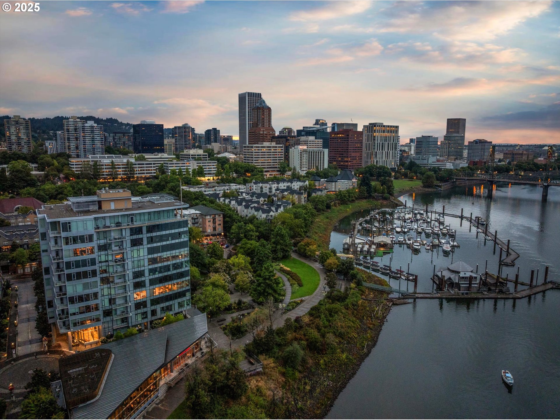 1900 S RIVER DR N402