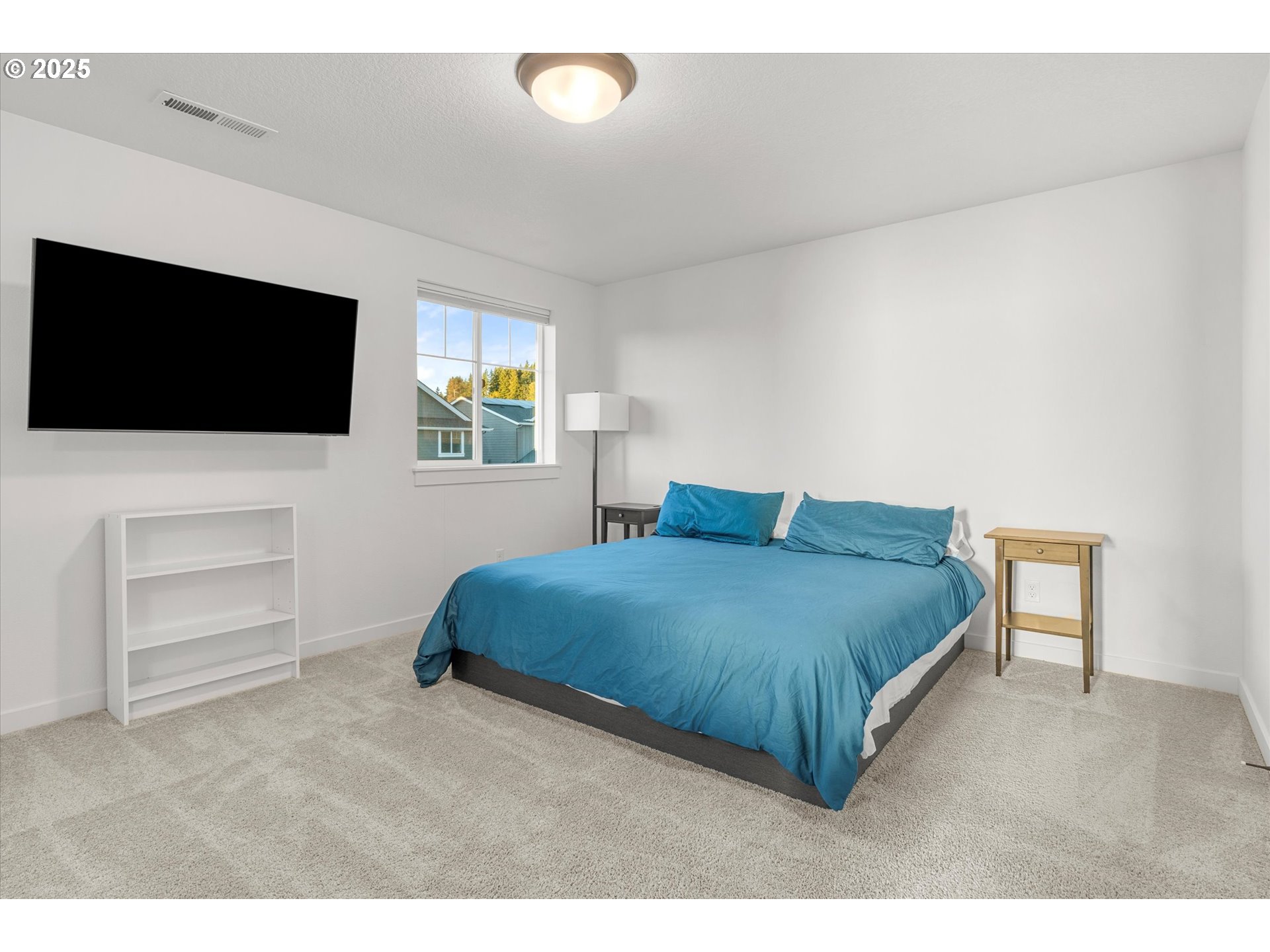 422 NE TIMBERLINE ST