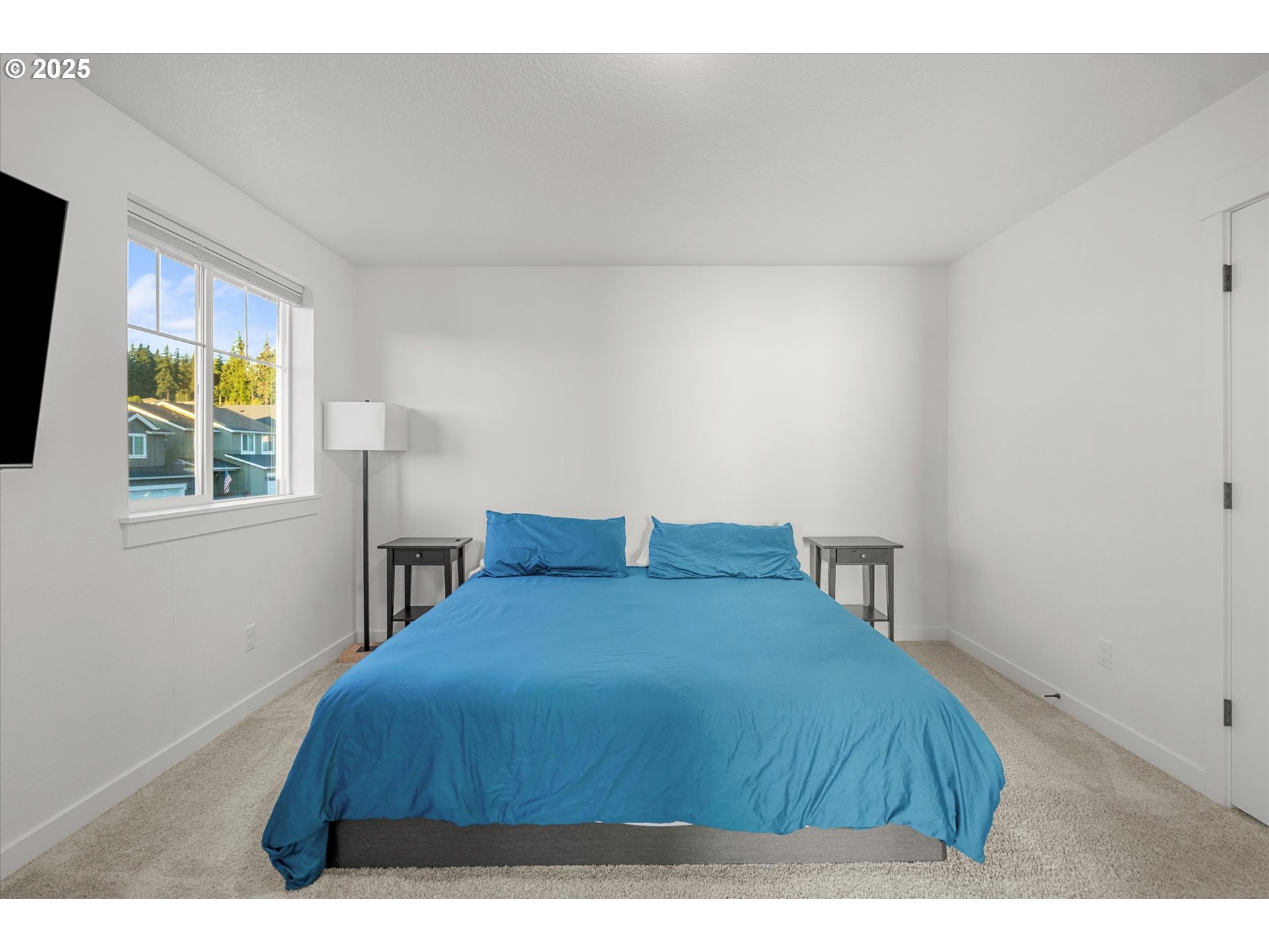 422 NE TIMBERLINE ST