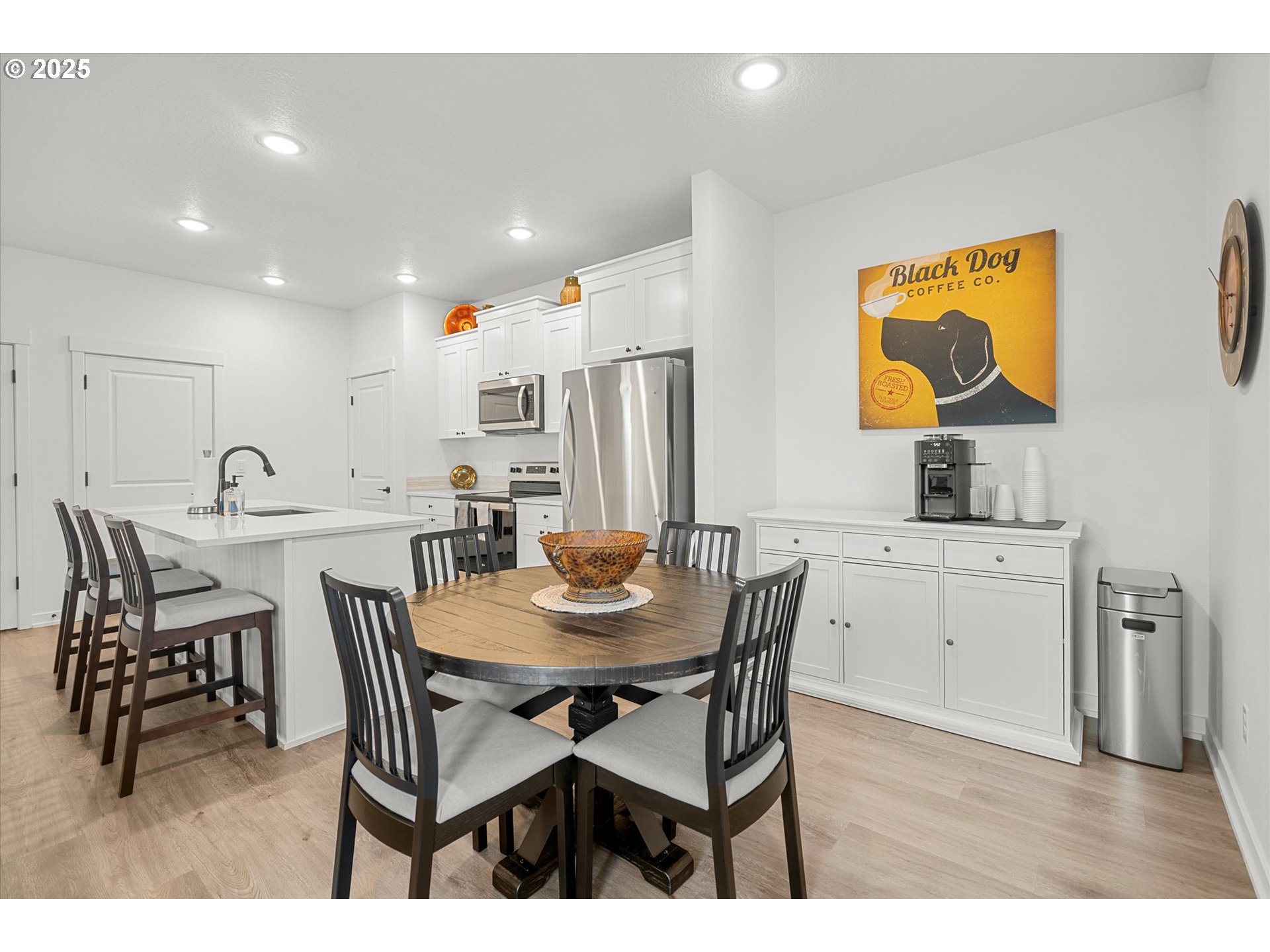 422 NE TIMBERLINE ST