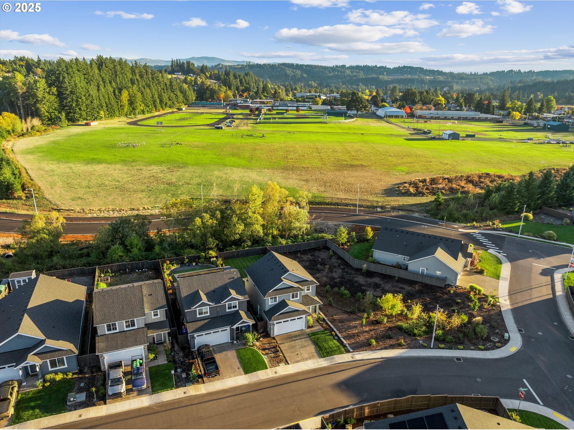 422 NE TIMBERLINE ST