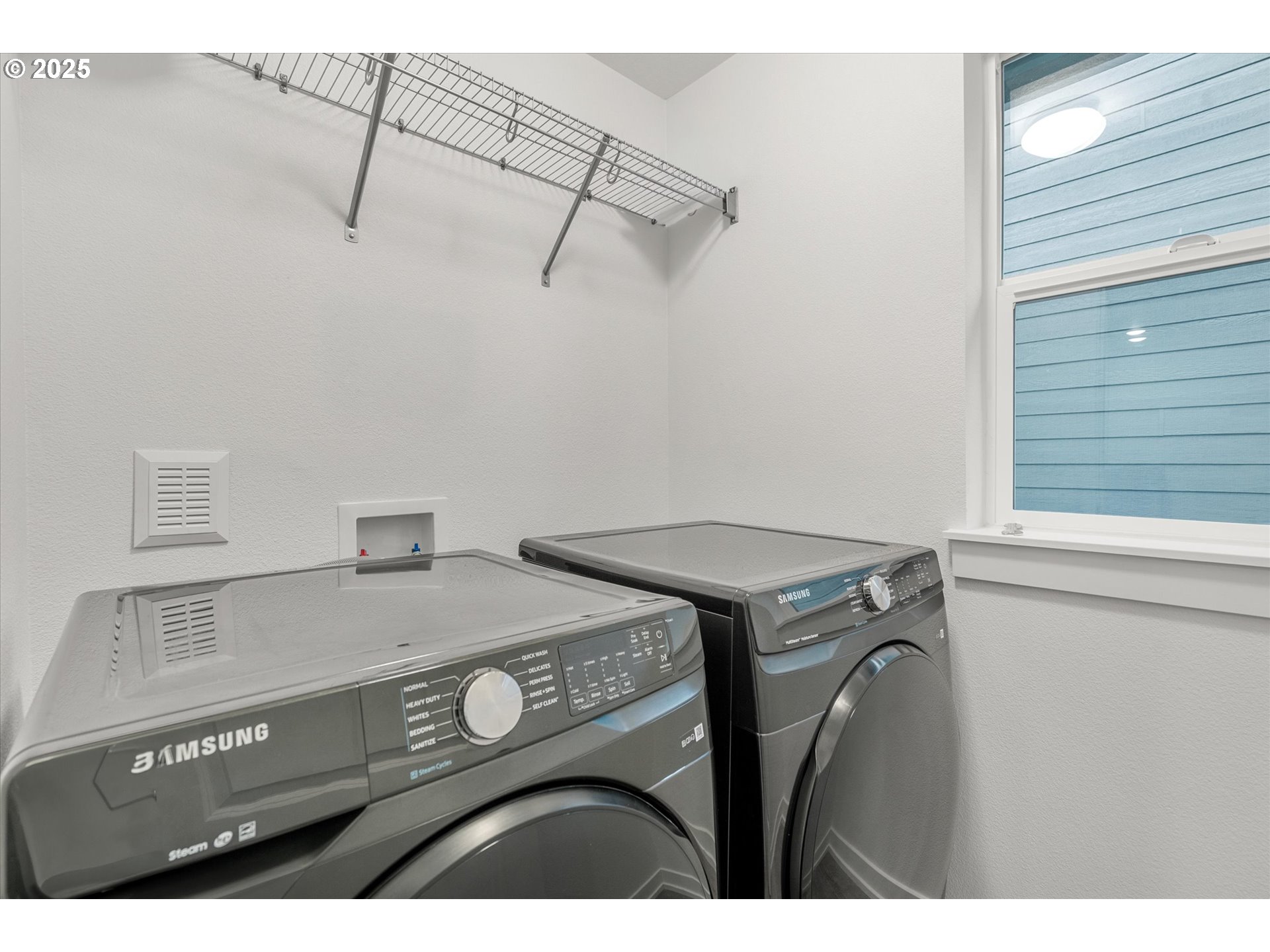 422 NE TIMBERLINE ST