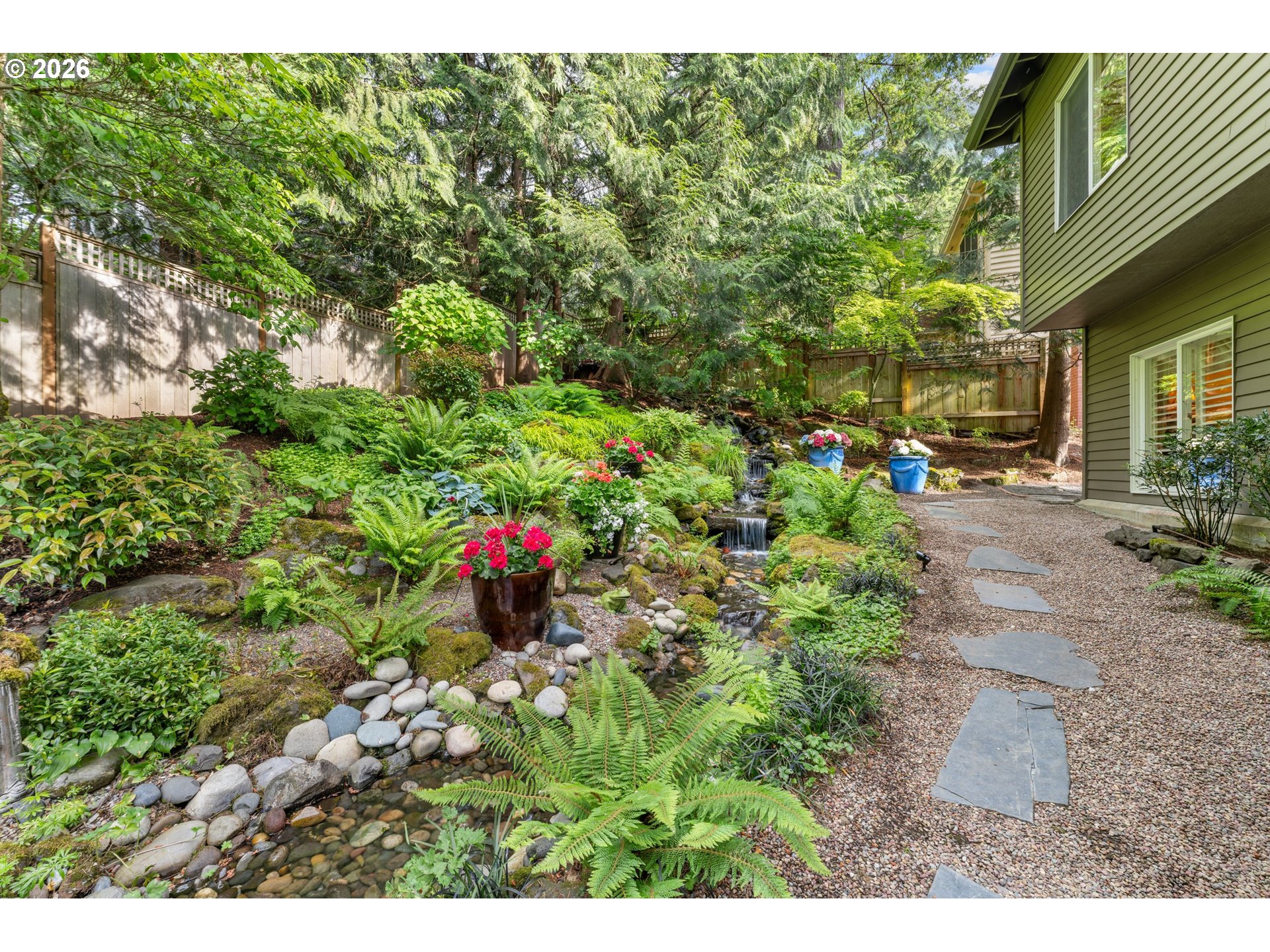 752 SW REGENCY TER