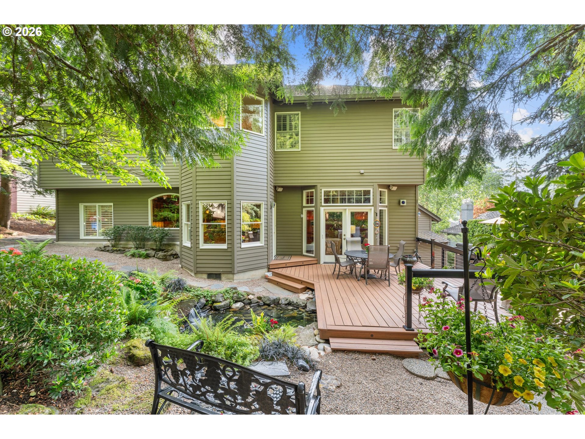 752 SW REGENCY TER