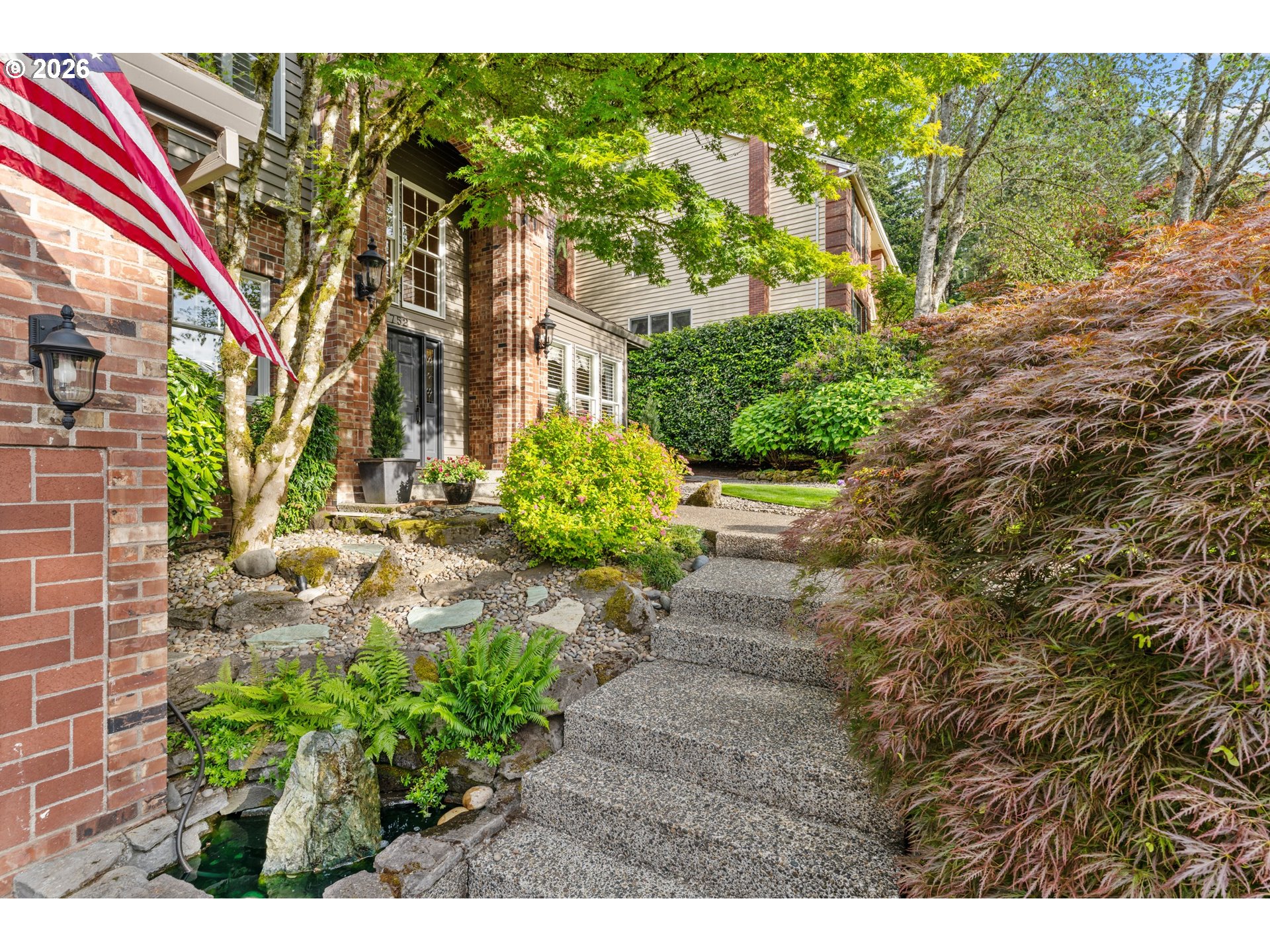 752 SW REGENCY TER