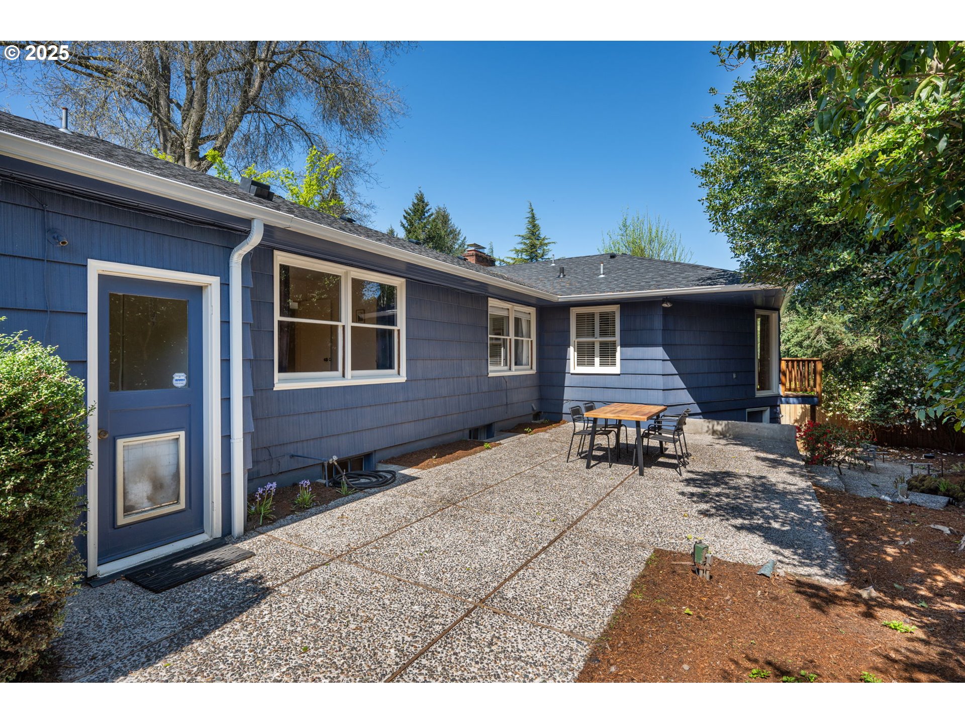 8375 SW CRESTWOOD LN