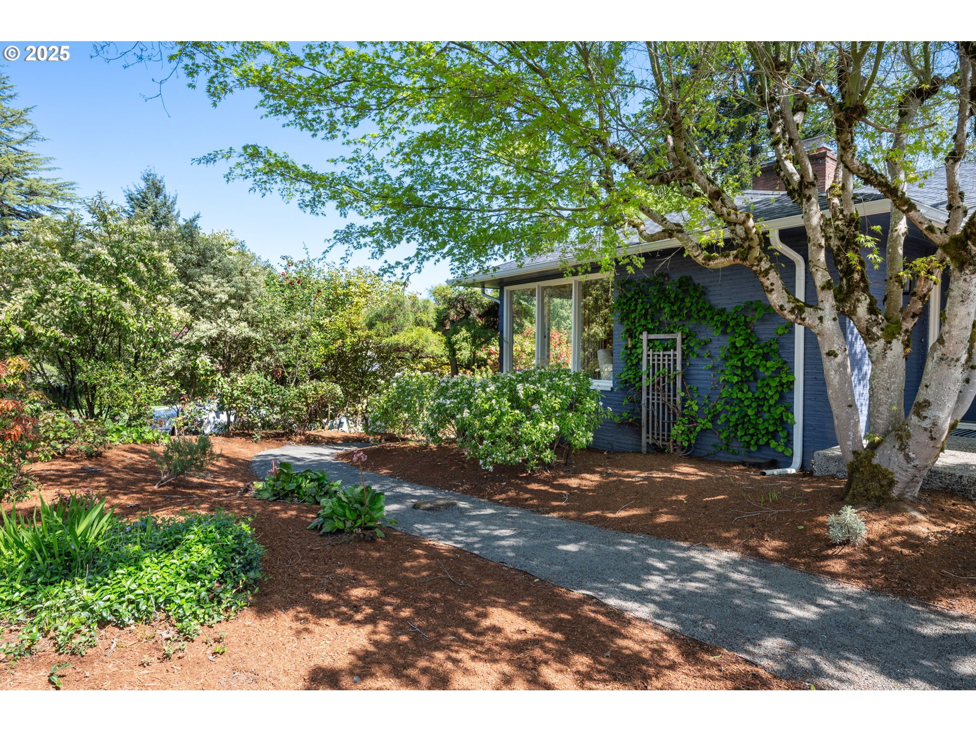 8375 SW CRESTWOOD LN