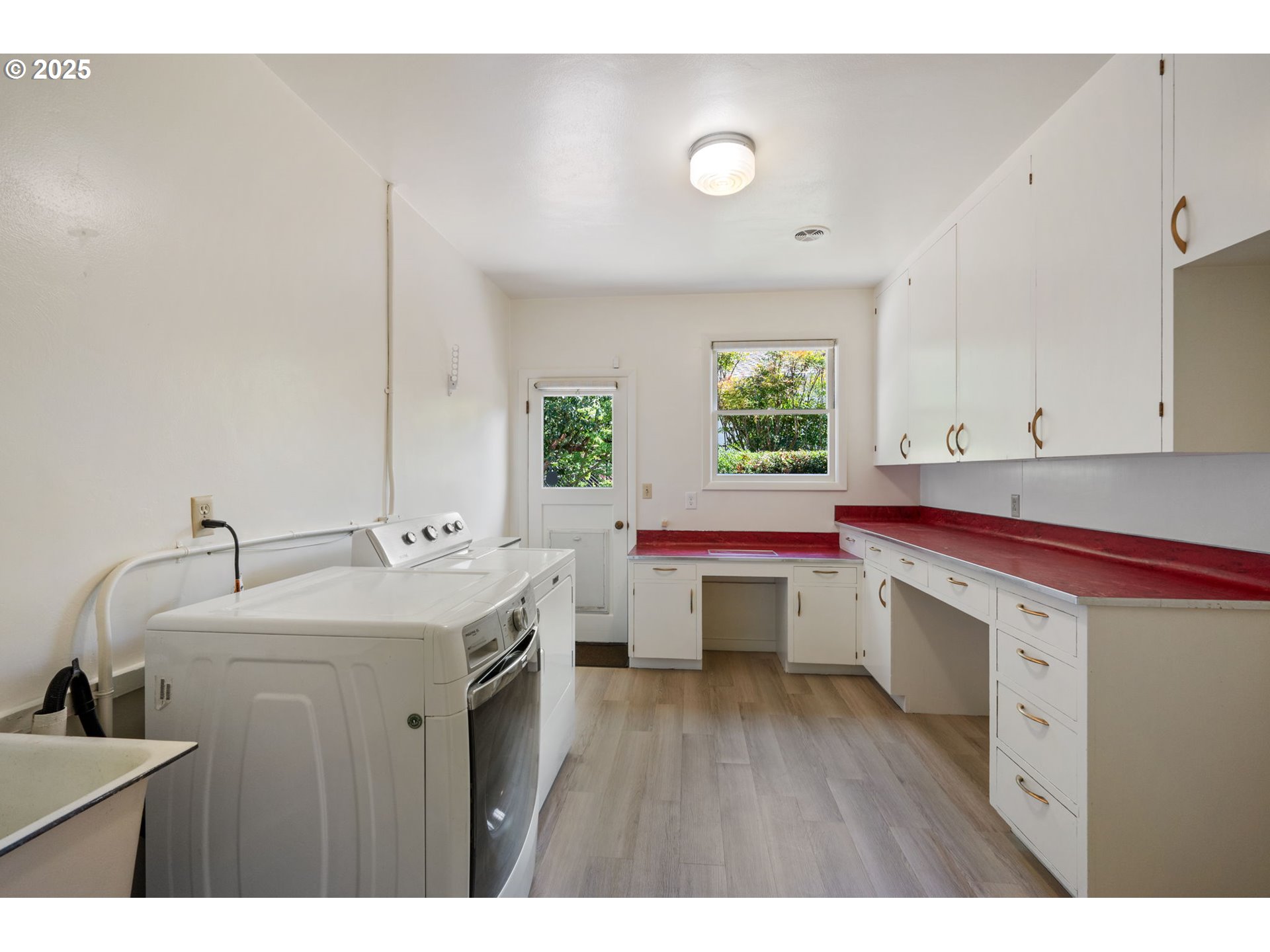 8375 SW CRESTWOOD LN