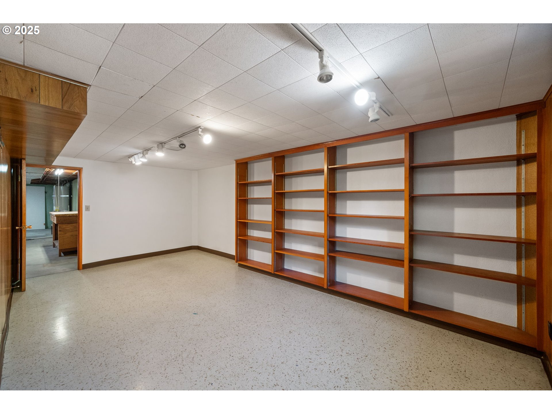 8375 SW CRESTWOOD LN