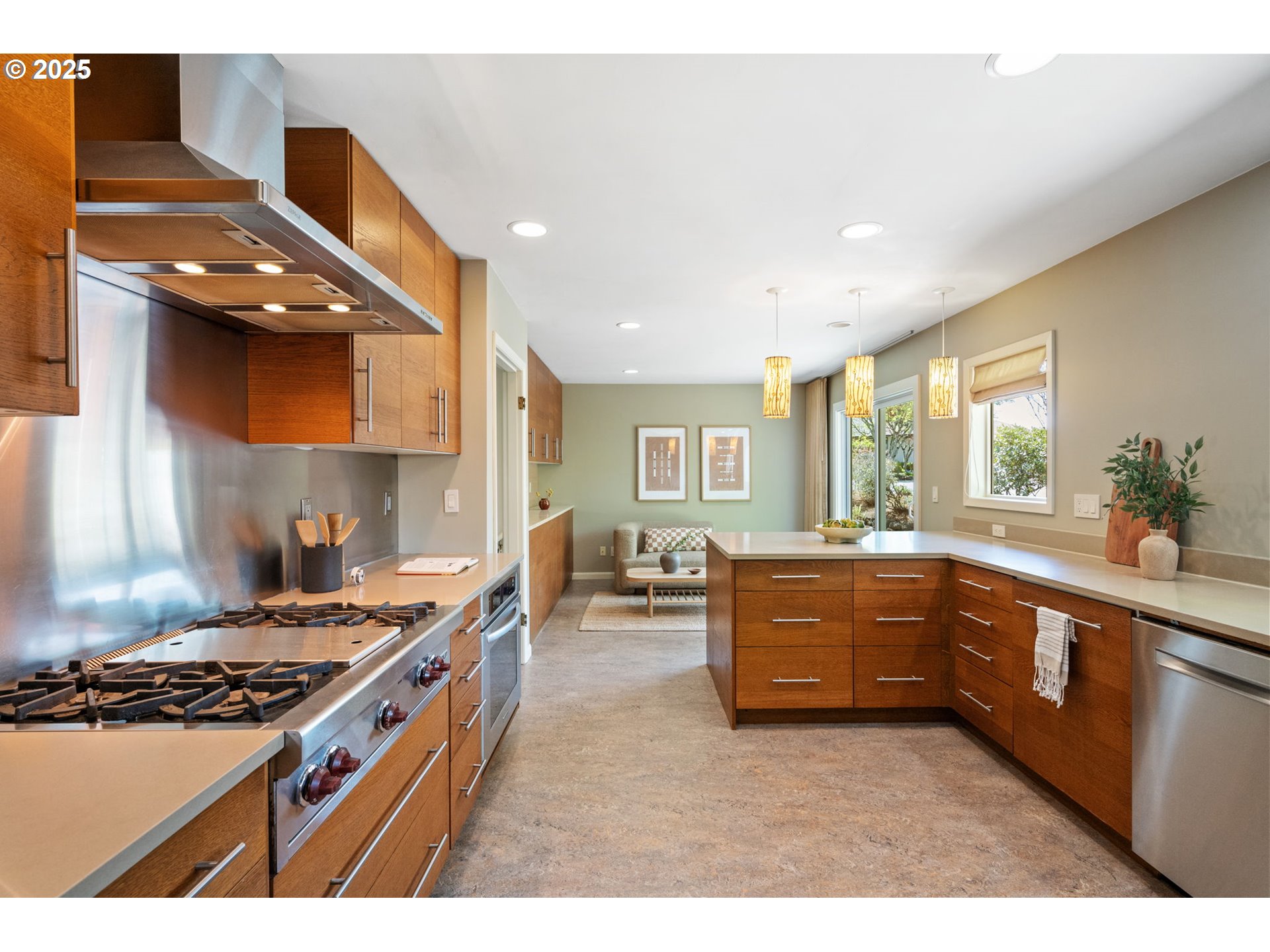 8375 SW CRESTWOOD LN