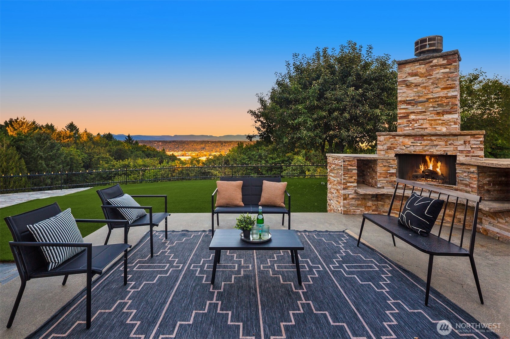 412 Hi Crest Drive
