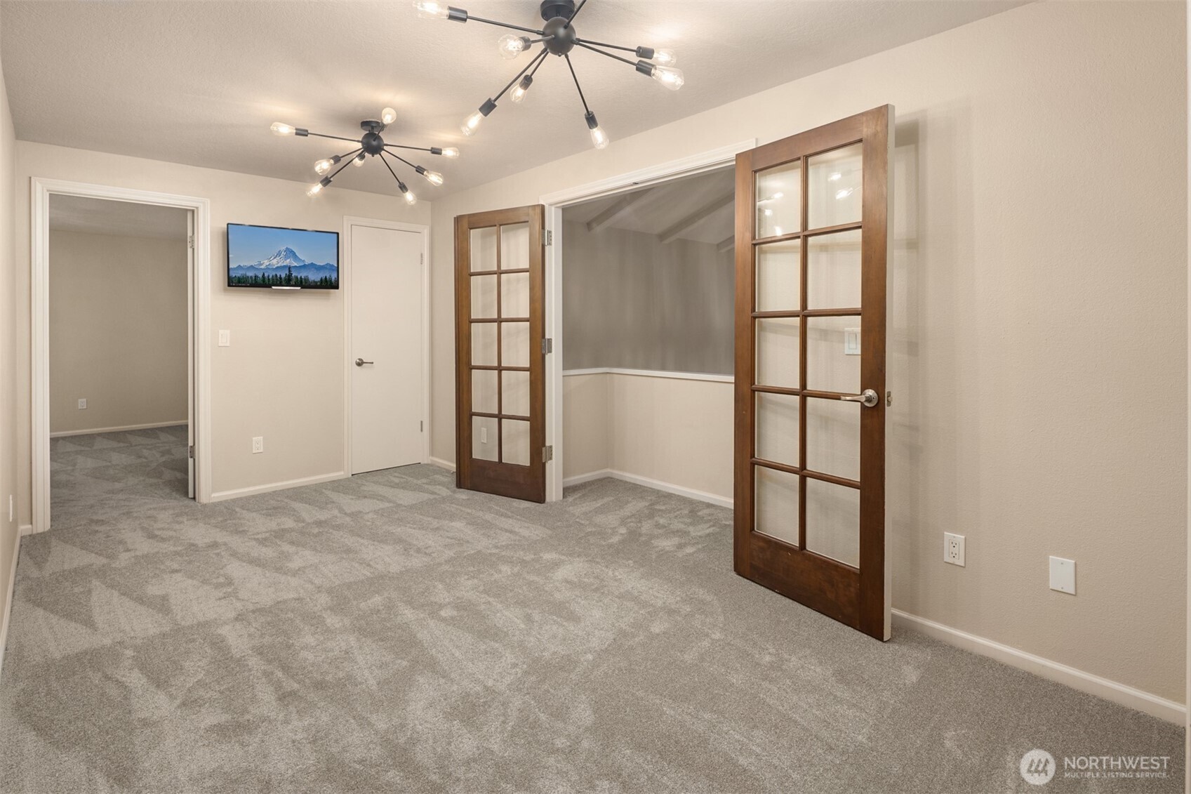412 Hi Crest Drive