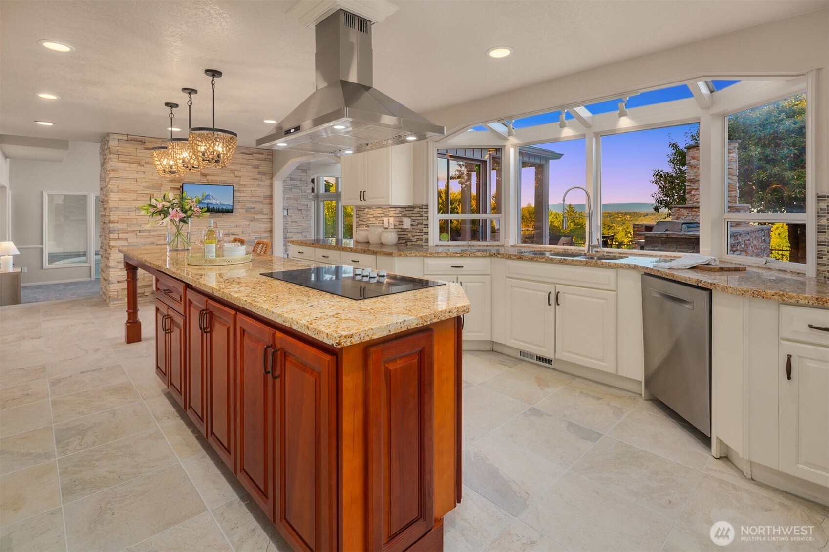 412 Hi Crest Drive
