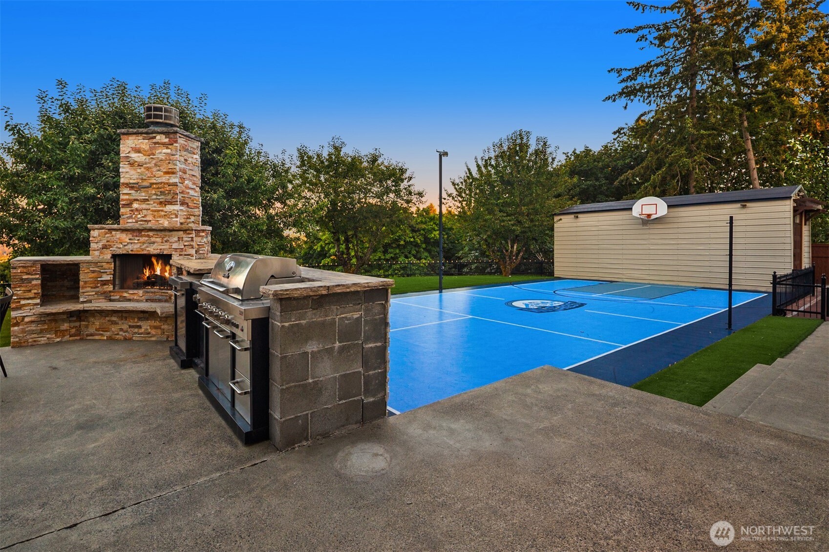 412 Hi Crest Drive