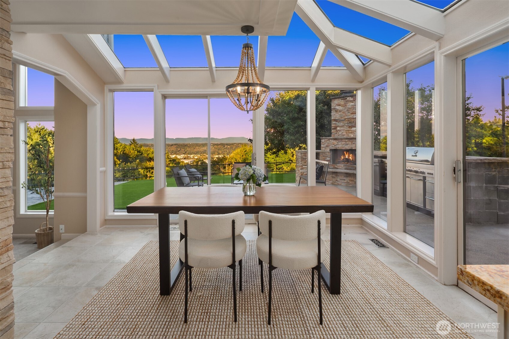 412 Hi Crest Drive