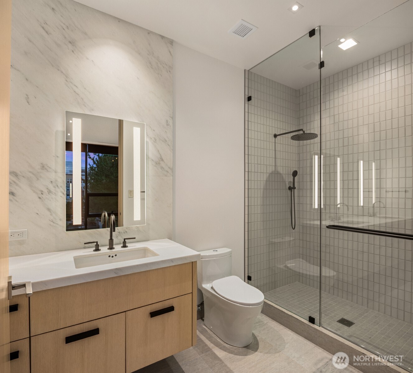 8 100th Avenue NE Unit: 201