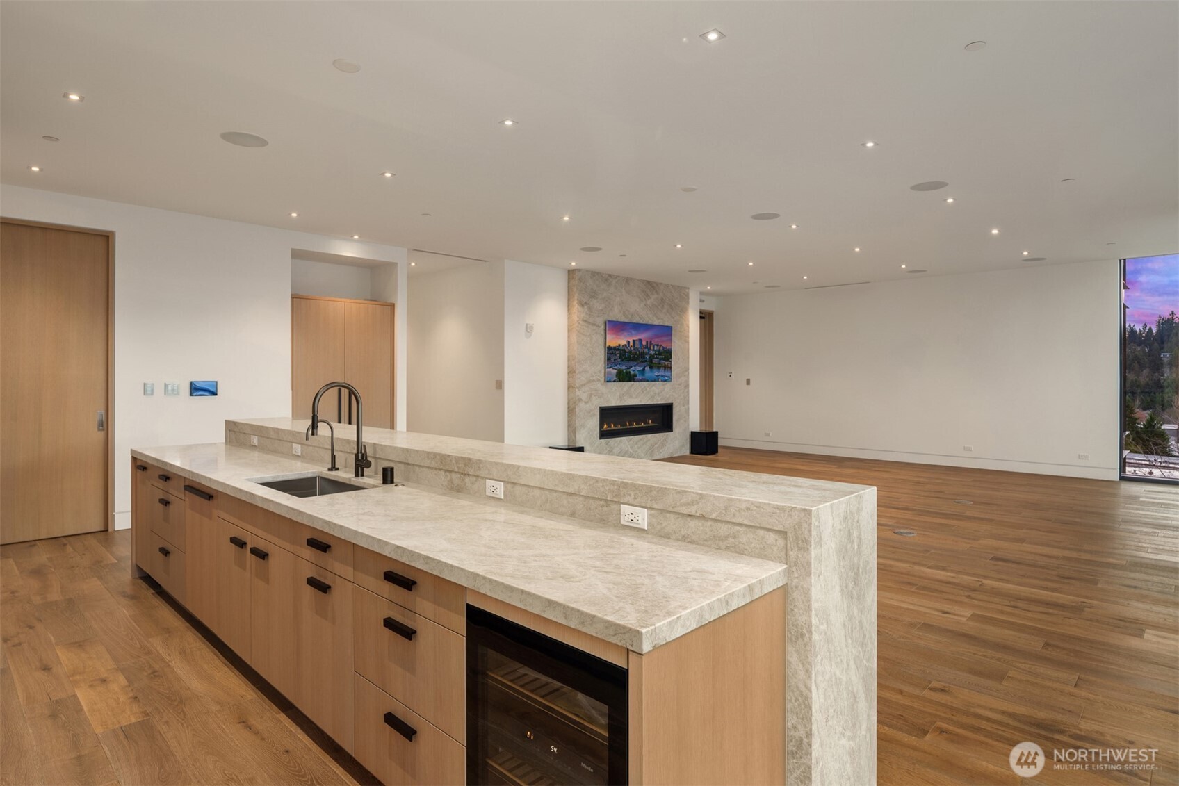8 100th Avenue NE Unit: 201