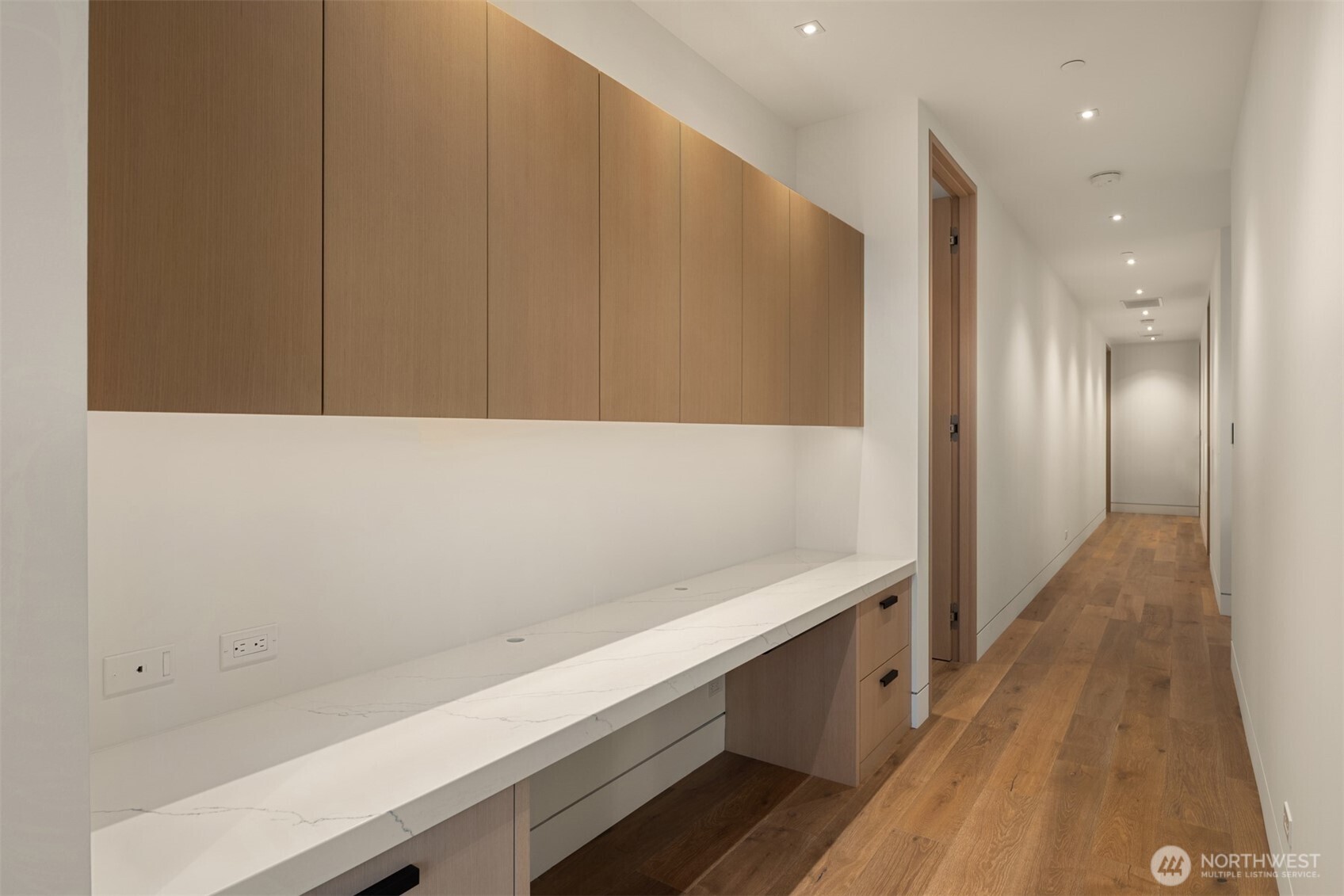 8 100th Avenue NE Unit: 201