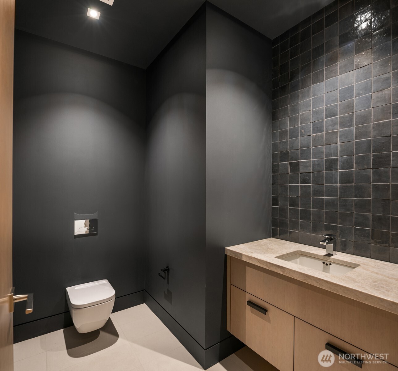 8 100th Avenue NE Unit: 201