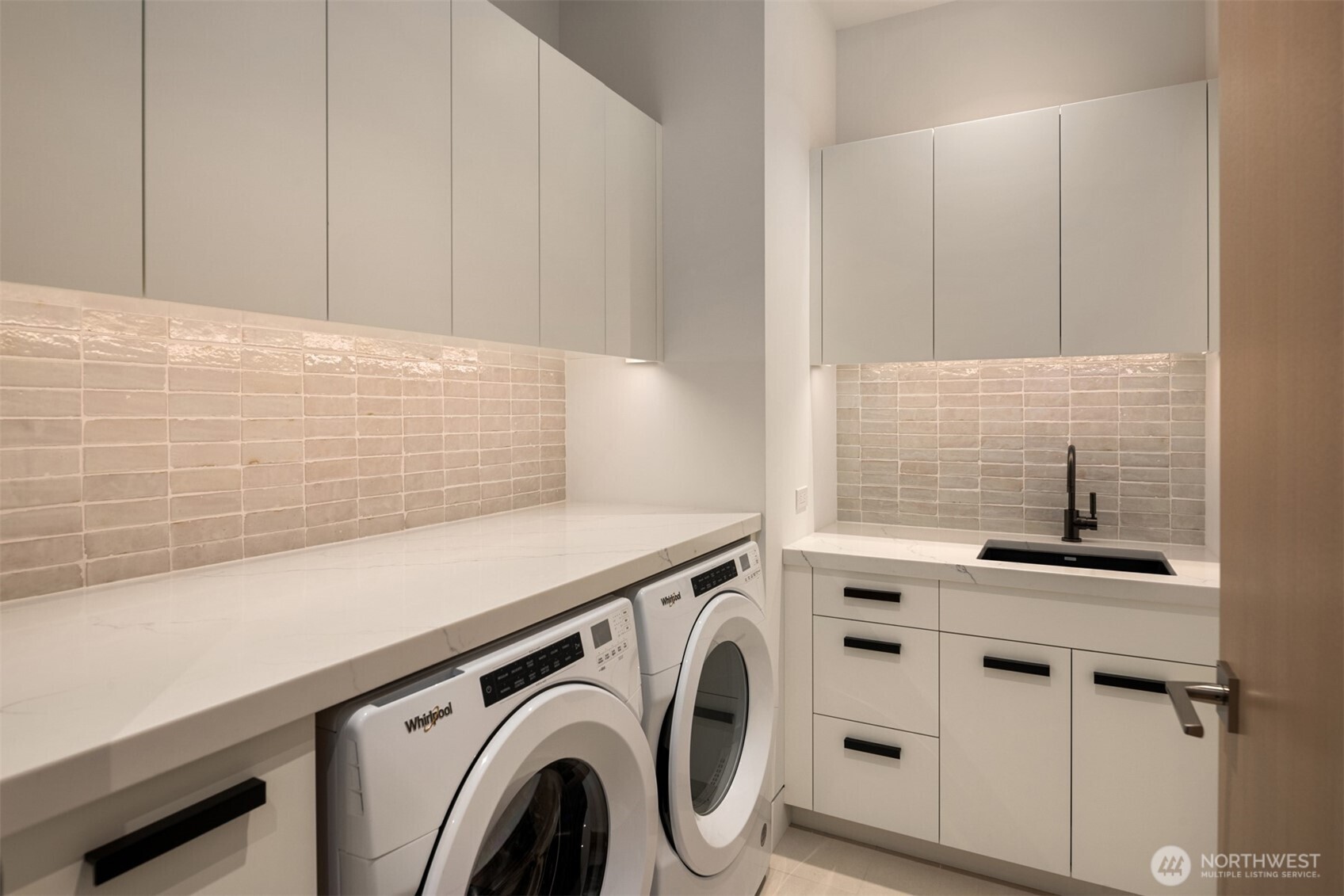 8 100th Avenue NE Unit: 201