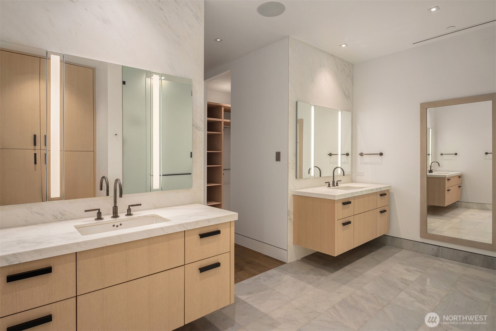 8 100th Avenue NE Unit: 201
