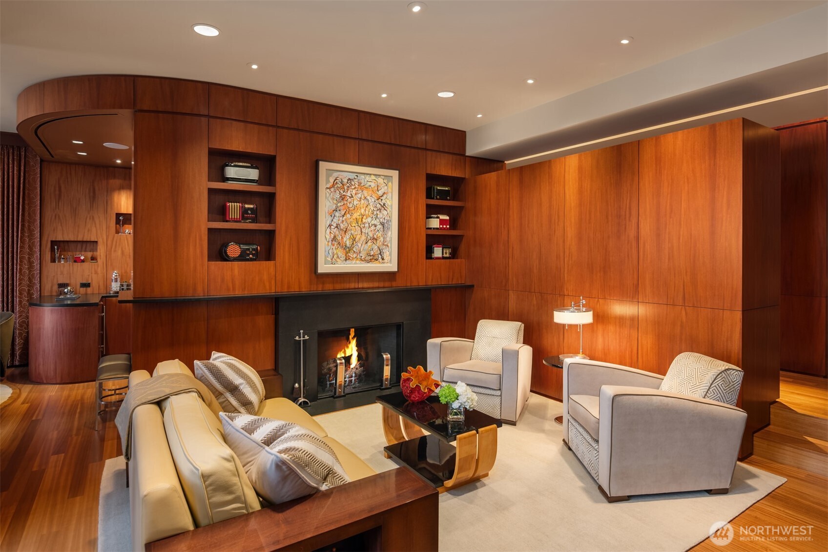 415 Shoreland Drive SE