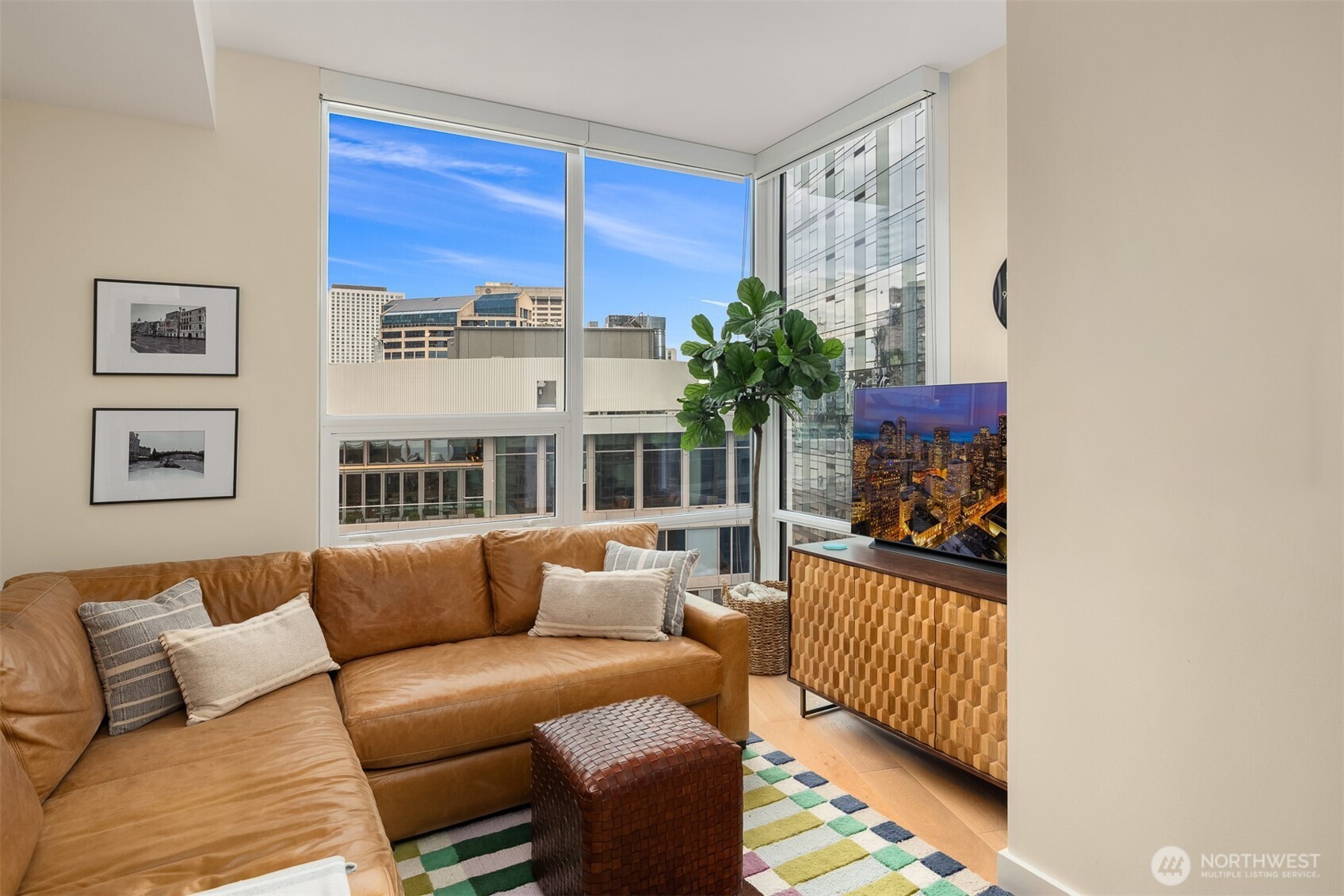 121 Stewart Street Unit: 1602