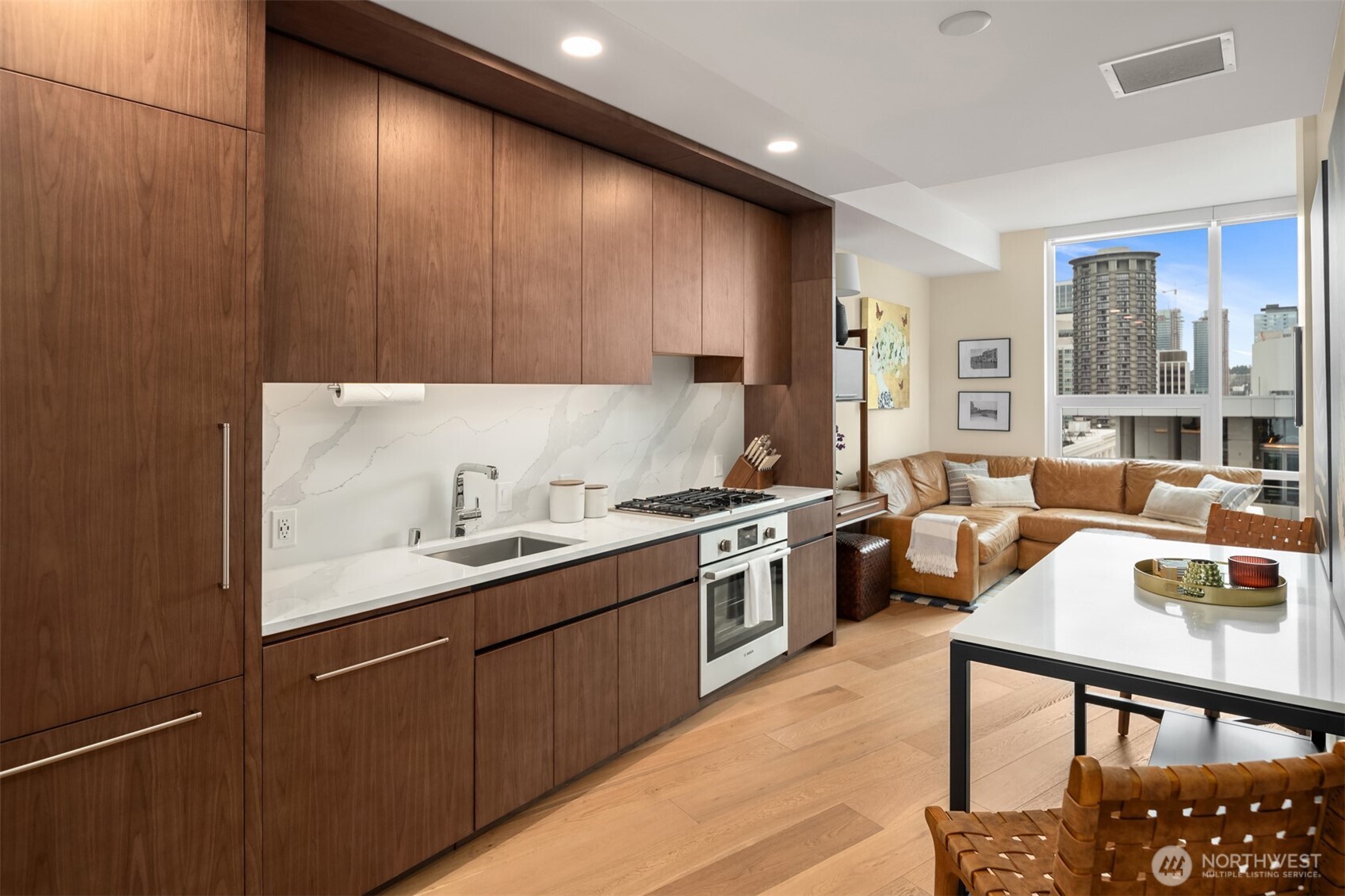 121 Stewart Street Unit: 1602