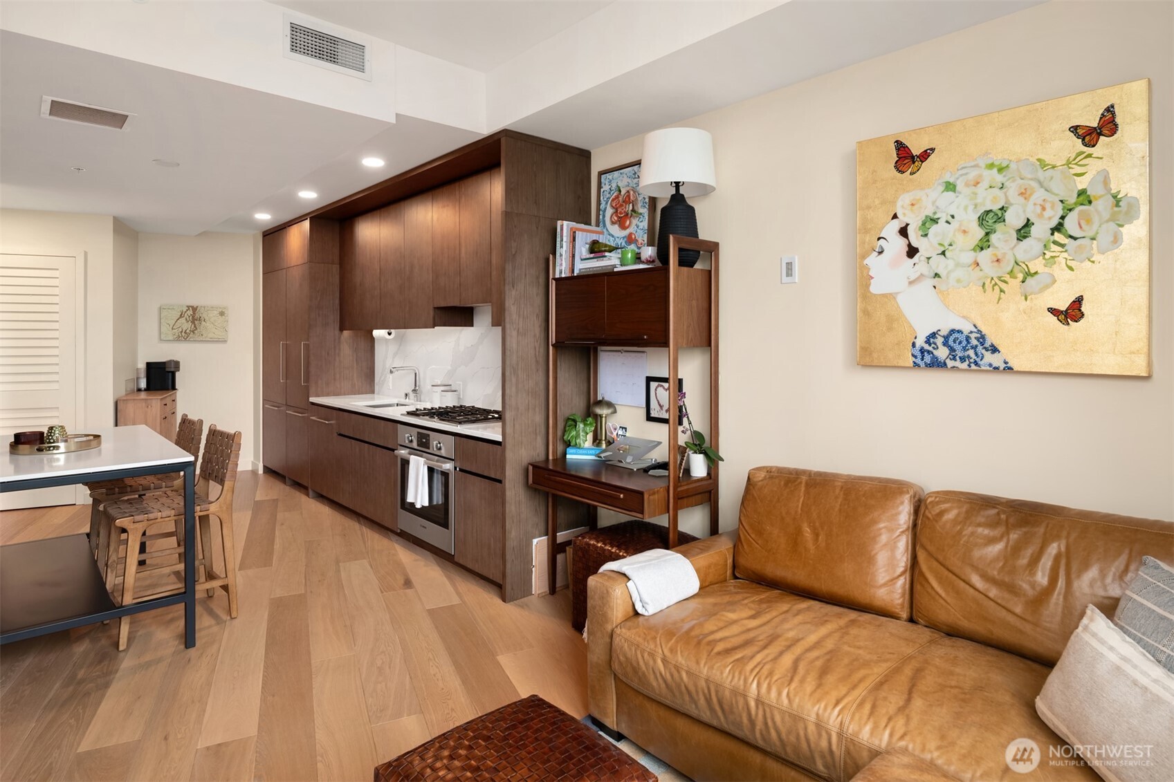 121 Stewart Street Unit: 1602