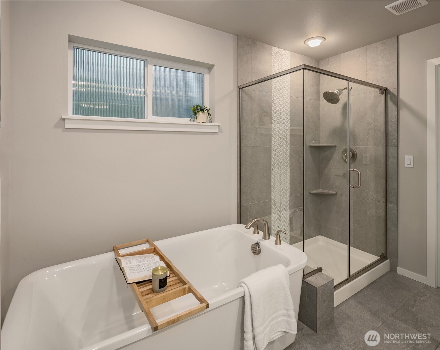 18627 Meridian Place W