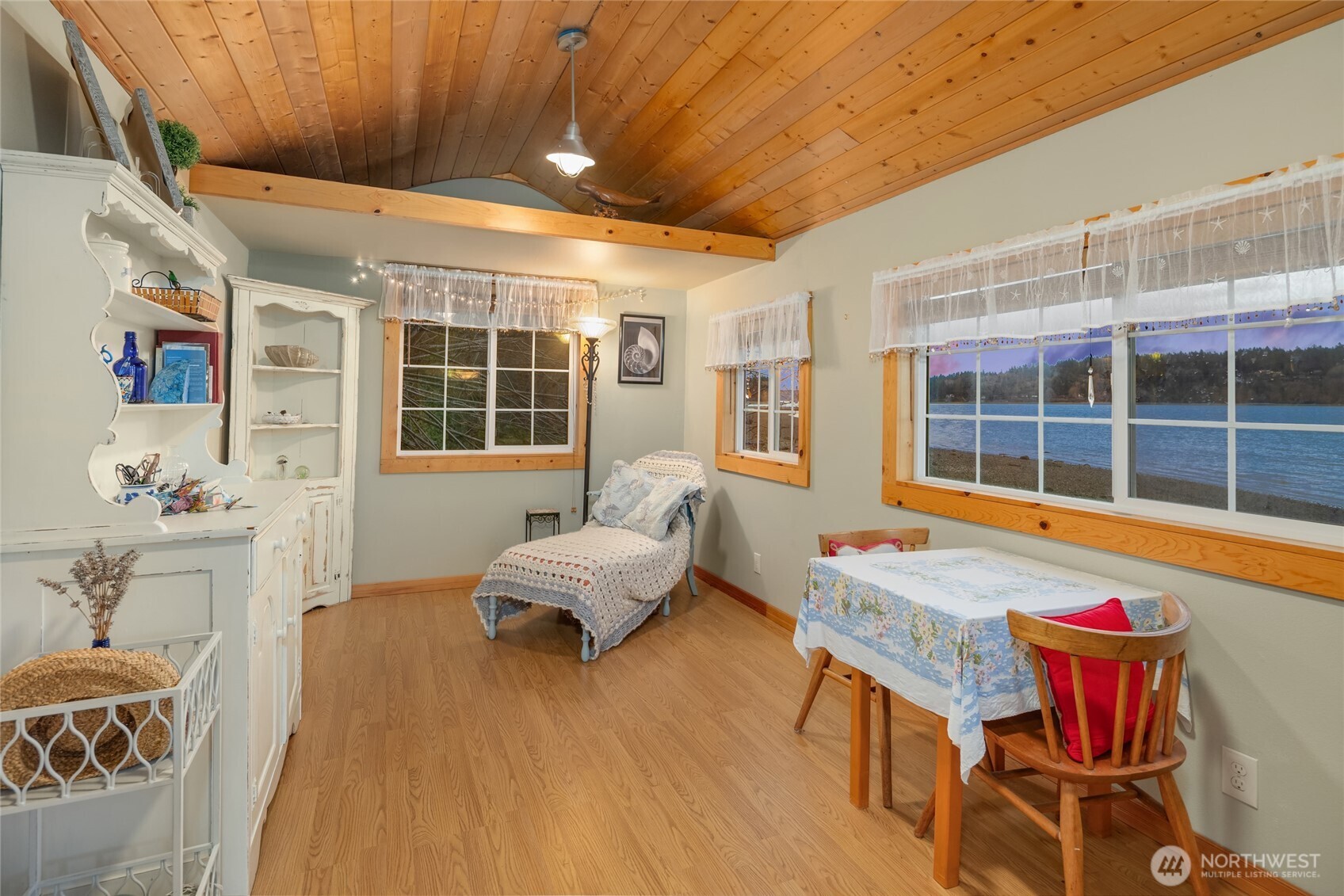 15550 Sandy Hook Rd NE