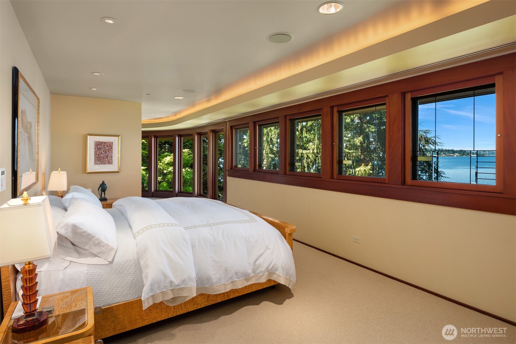 415 Shoreland Drive SE