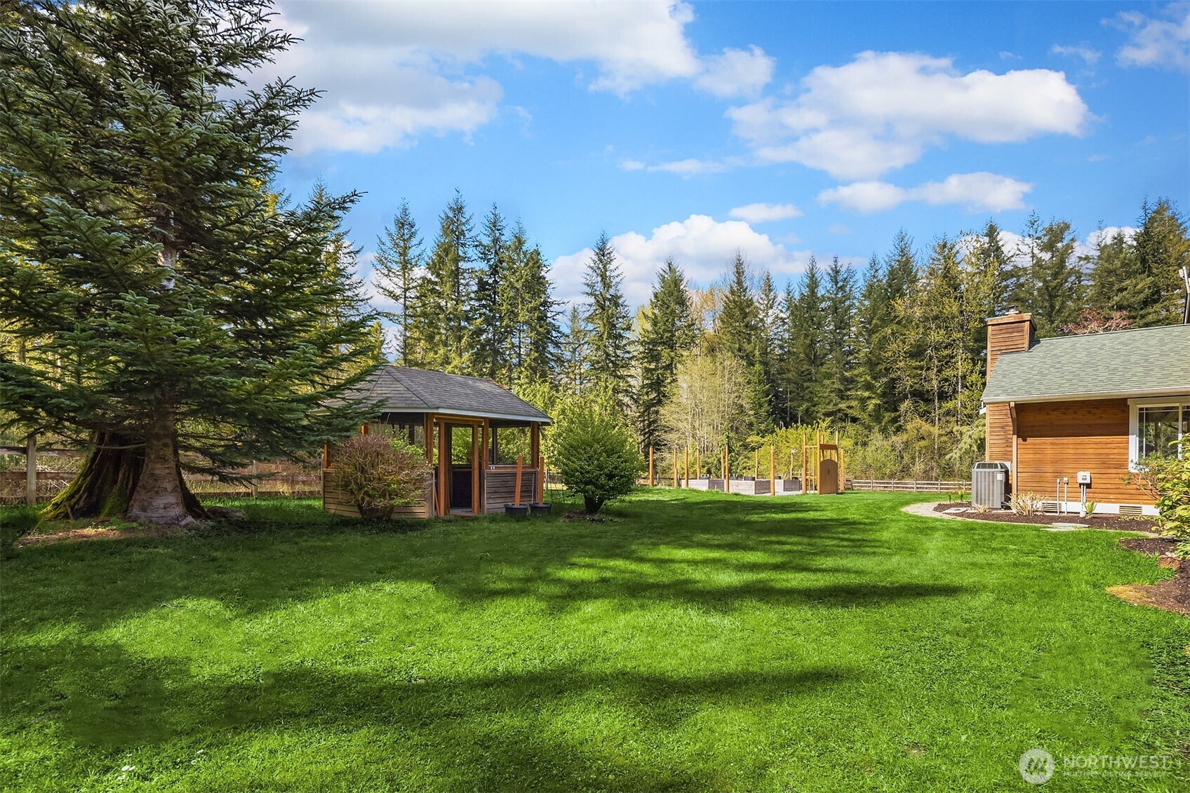 7828 Tolt Highlands Road NE