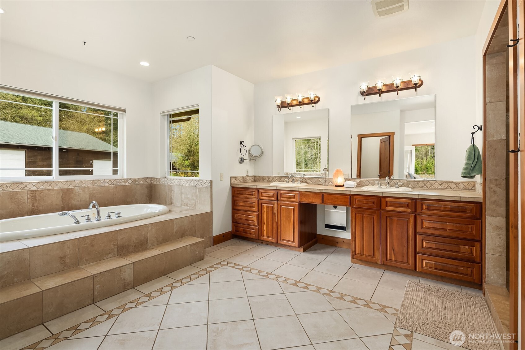 7828 Tolt Highlands Road NE