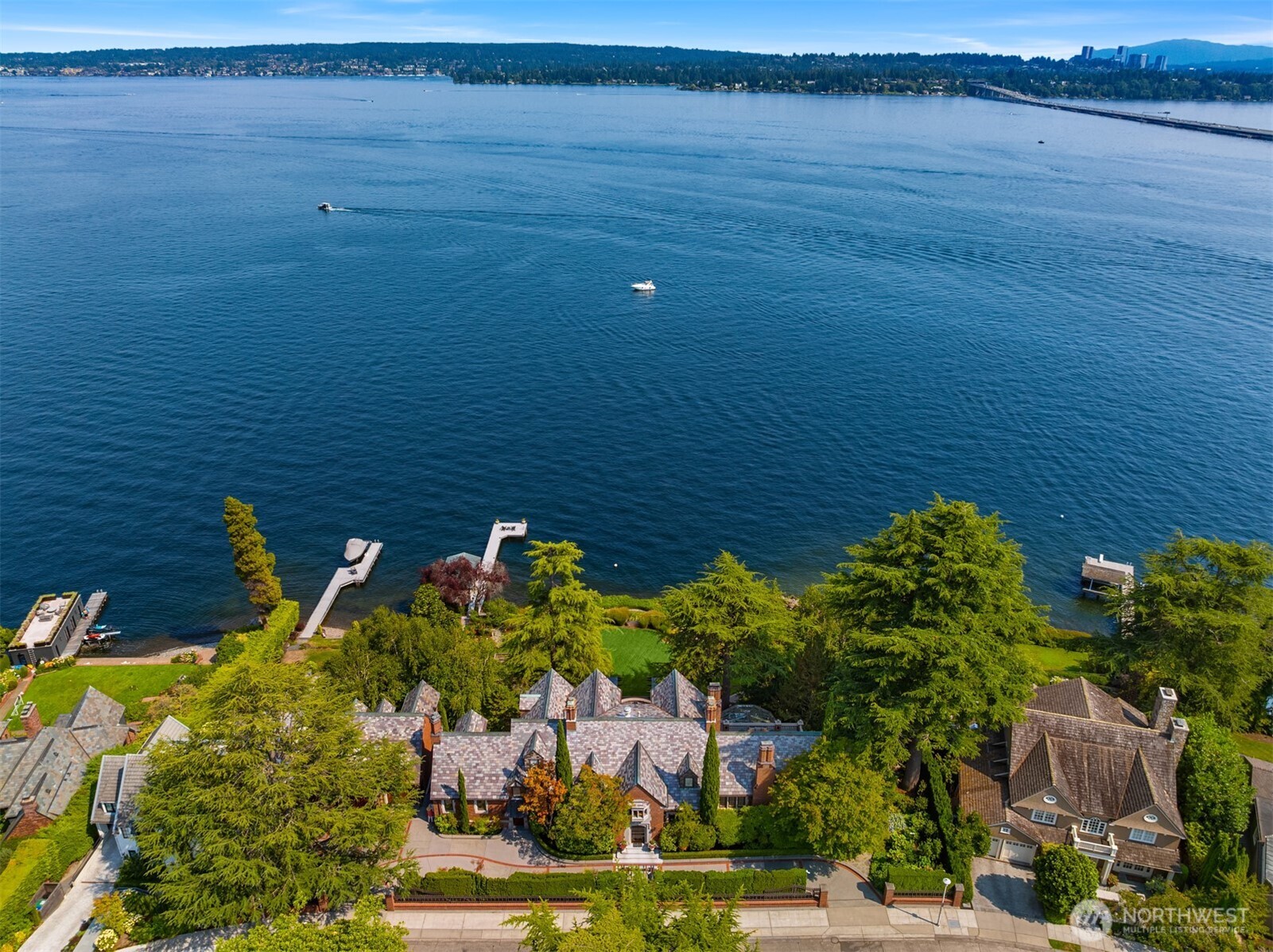 3038 E Laurelhurst Drive NE