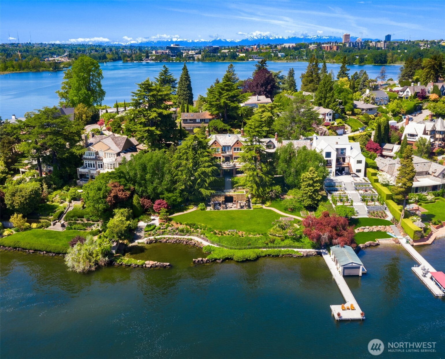 3038 E Laurelhurst Drive NE